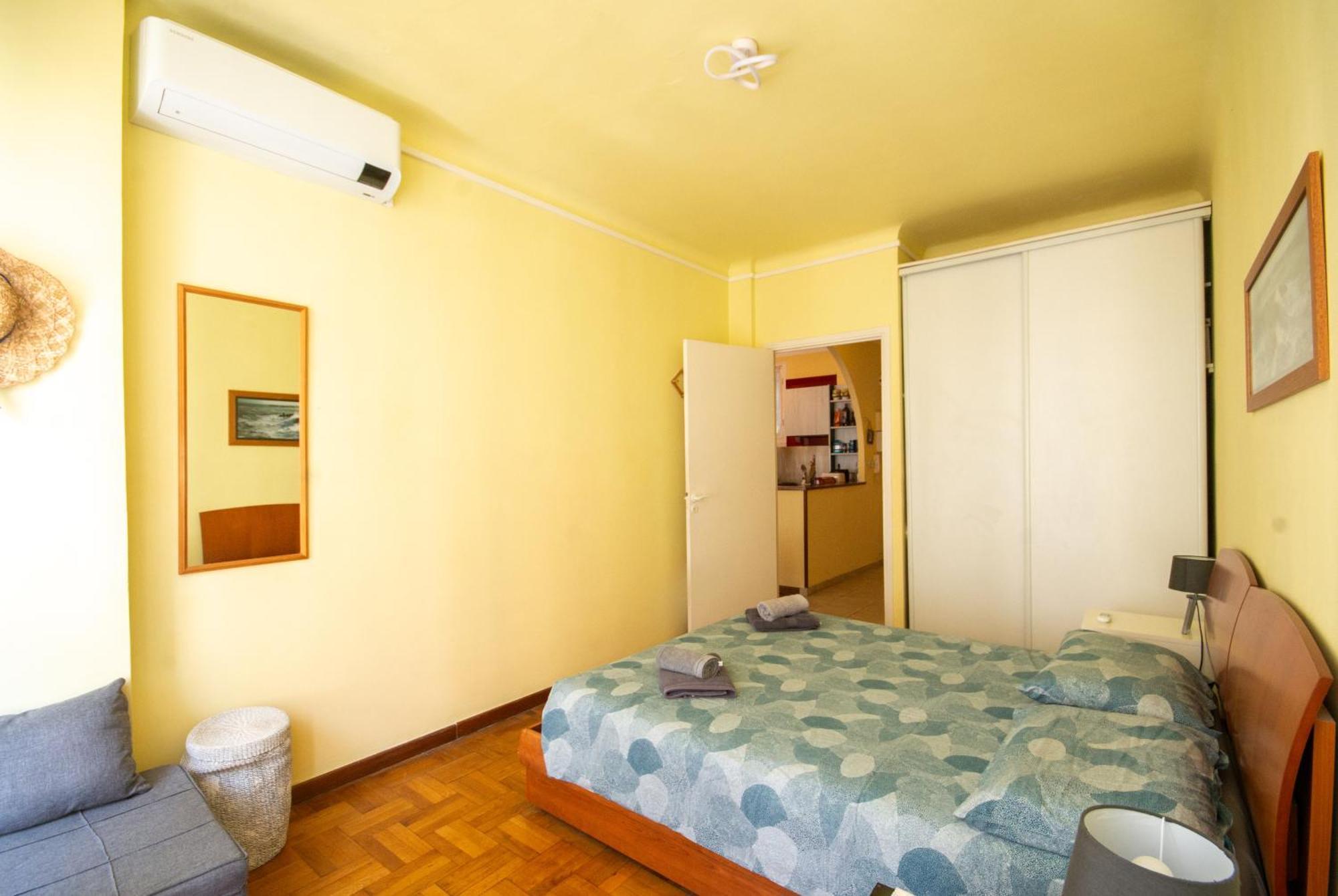 Joli 2 Pieces Climatise A 150m De La Apartment