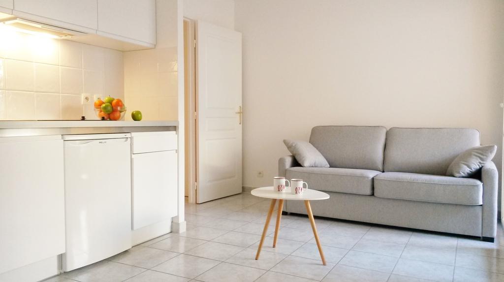 Apartment Port *