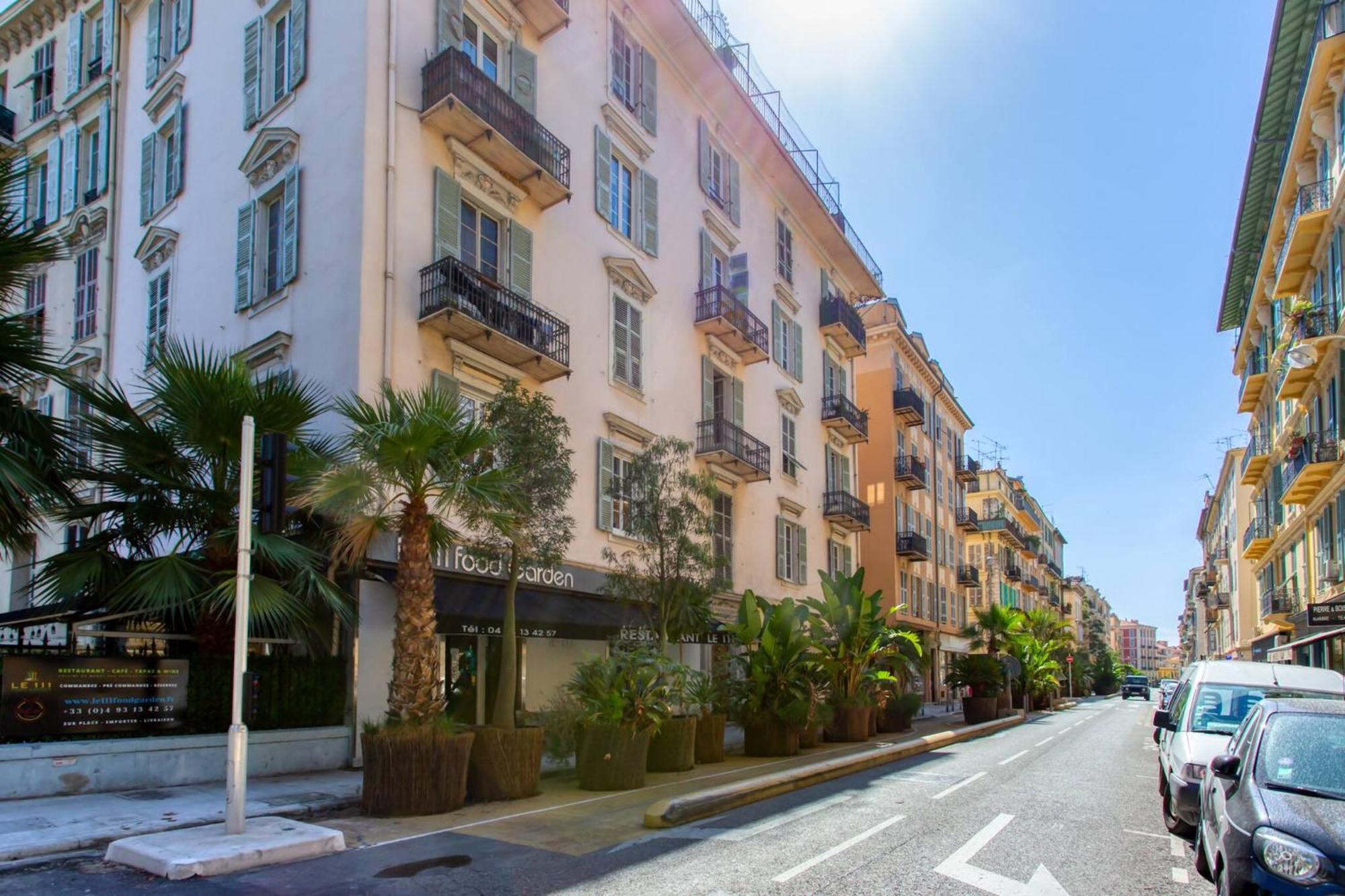 Gioa- Avec Balcon, Place Garibaldi -paillon Appartement *