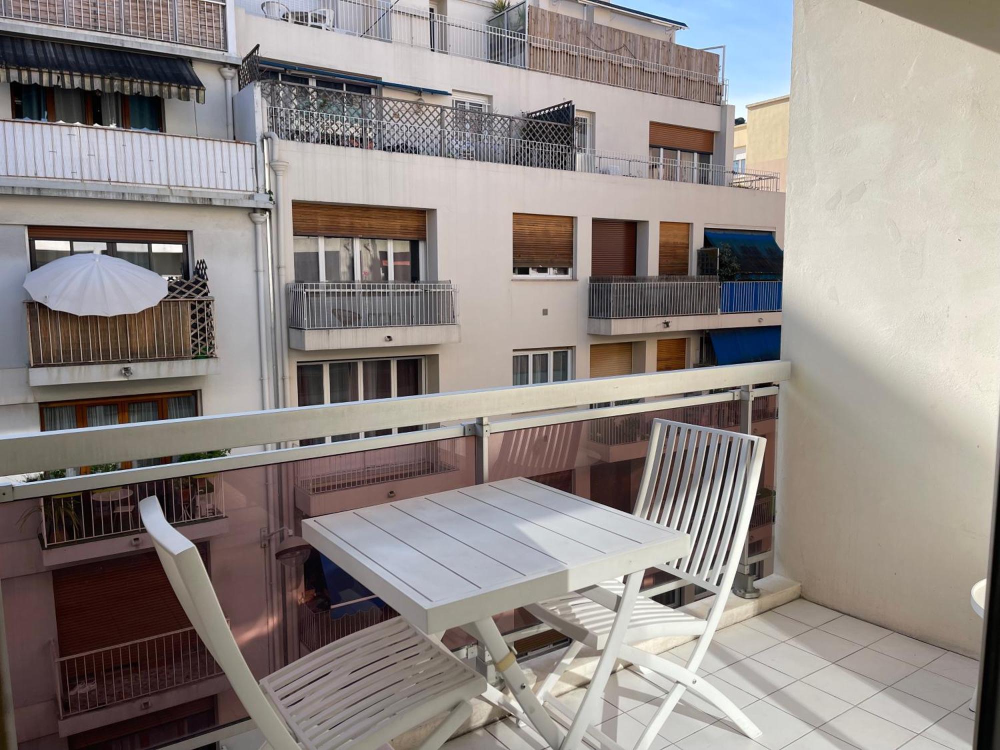 Apppartement Avec Terrasse - 2 A 4 Personnes Apartment