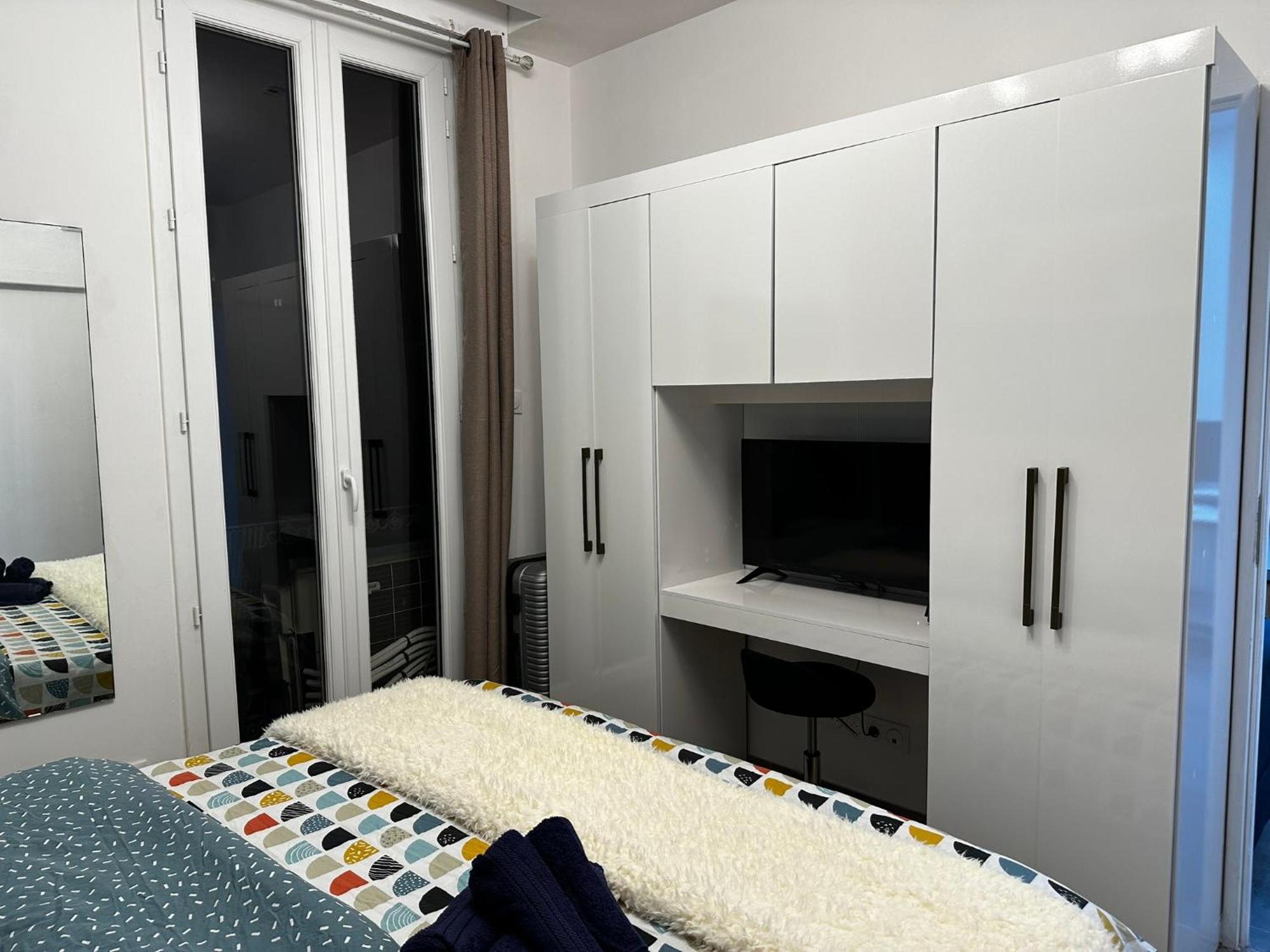 Chic Renovated - Liberation - Entire 2br 2ba Or Private With Private Bathrooms - Ac And Garage On Request *
