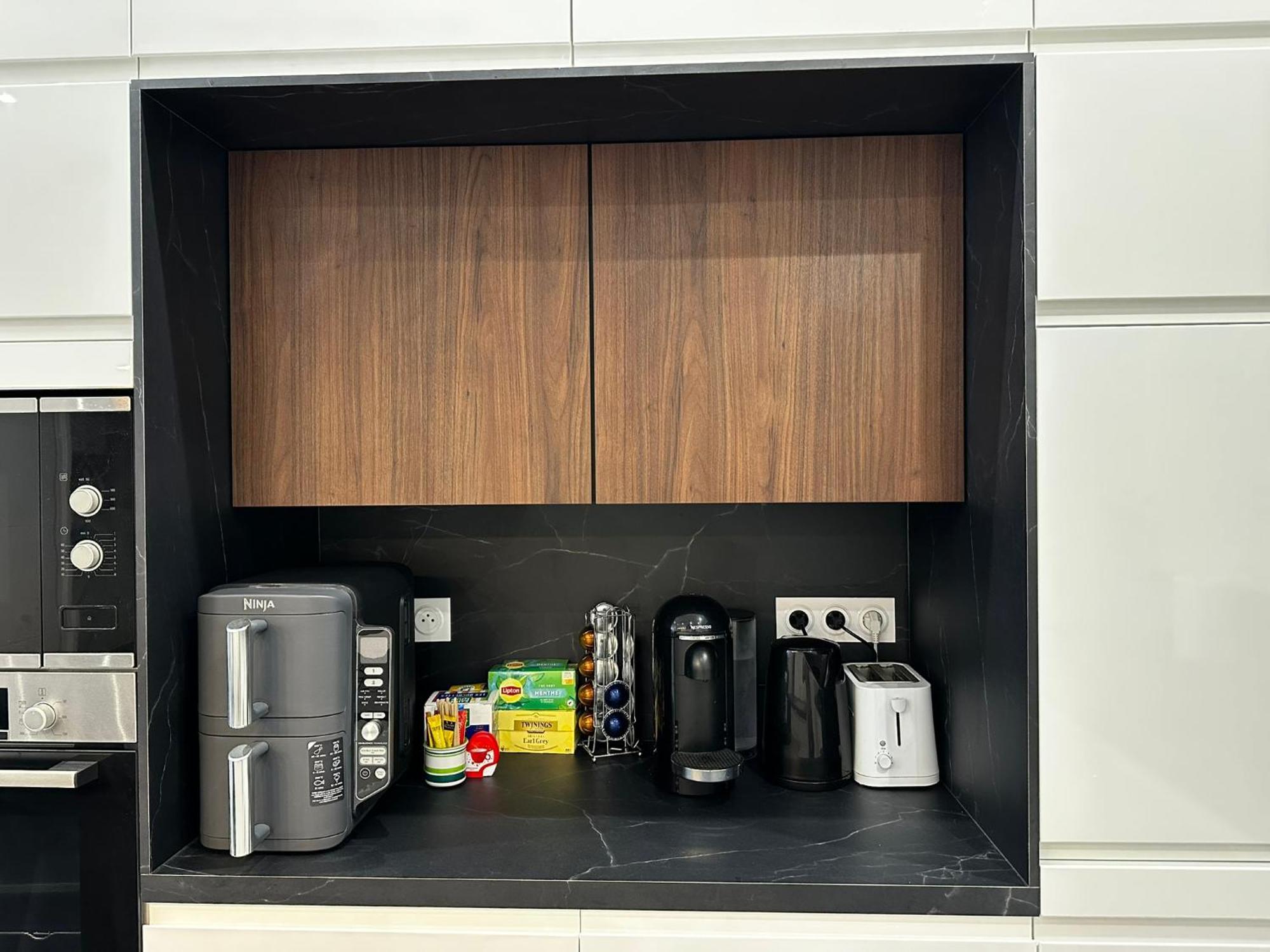 Chic Renovated - Liberation - Entire 2br 2ba Or Private With Private Bathrooms - Ac And Garage On Request Apartment *