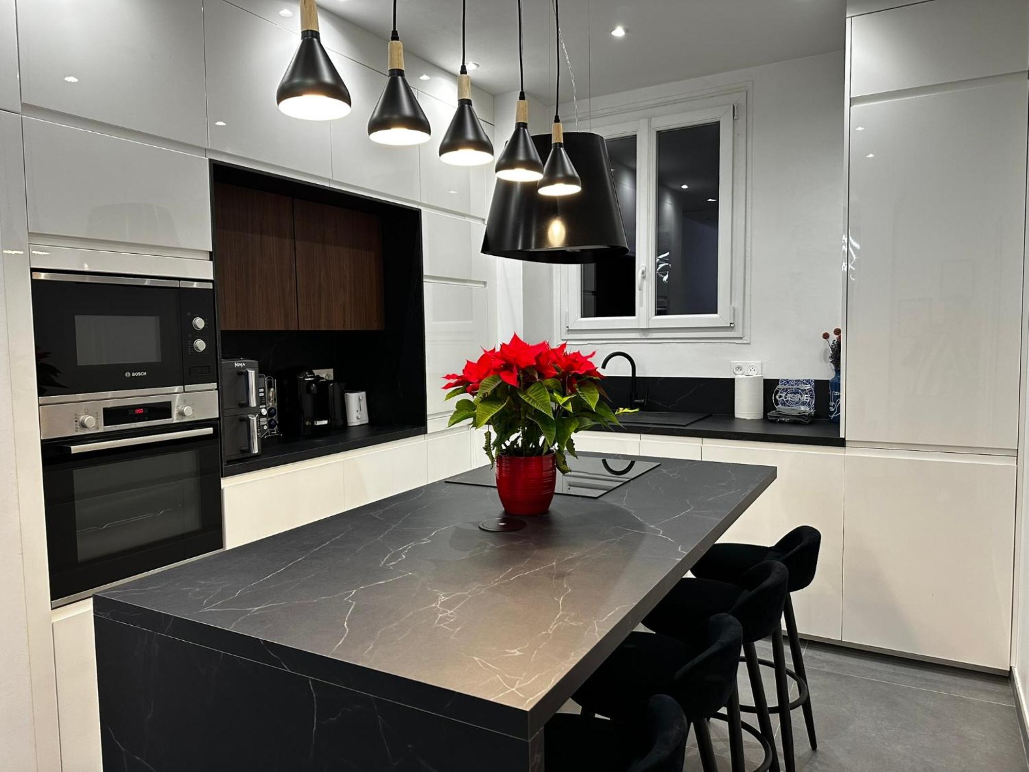 Chic Renovated - Liberation - Entire 2br 2ba Or Private With Private Bathrooms - Ac And Garage On Request *