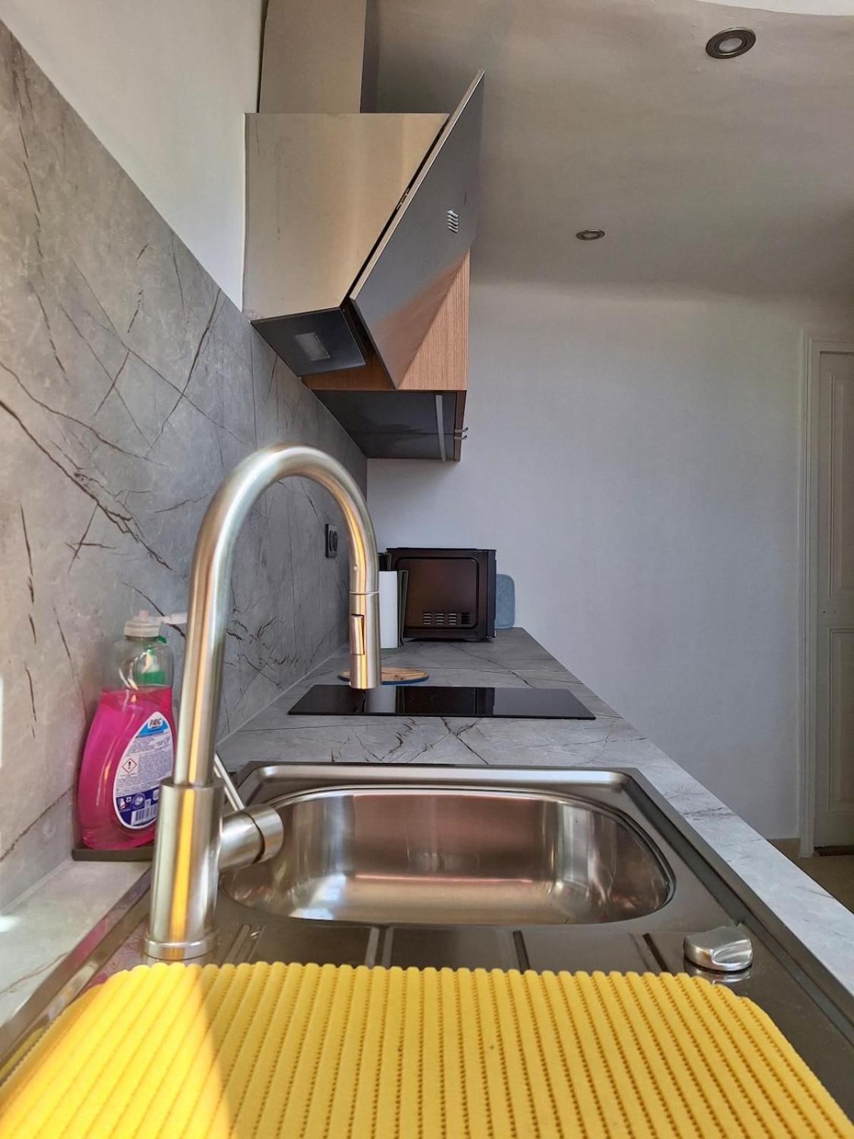 Lofty Hideout With 2 Bedrooms * Nice