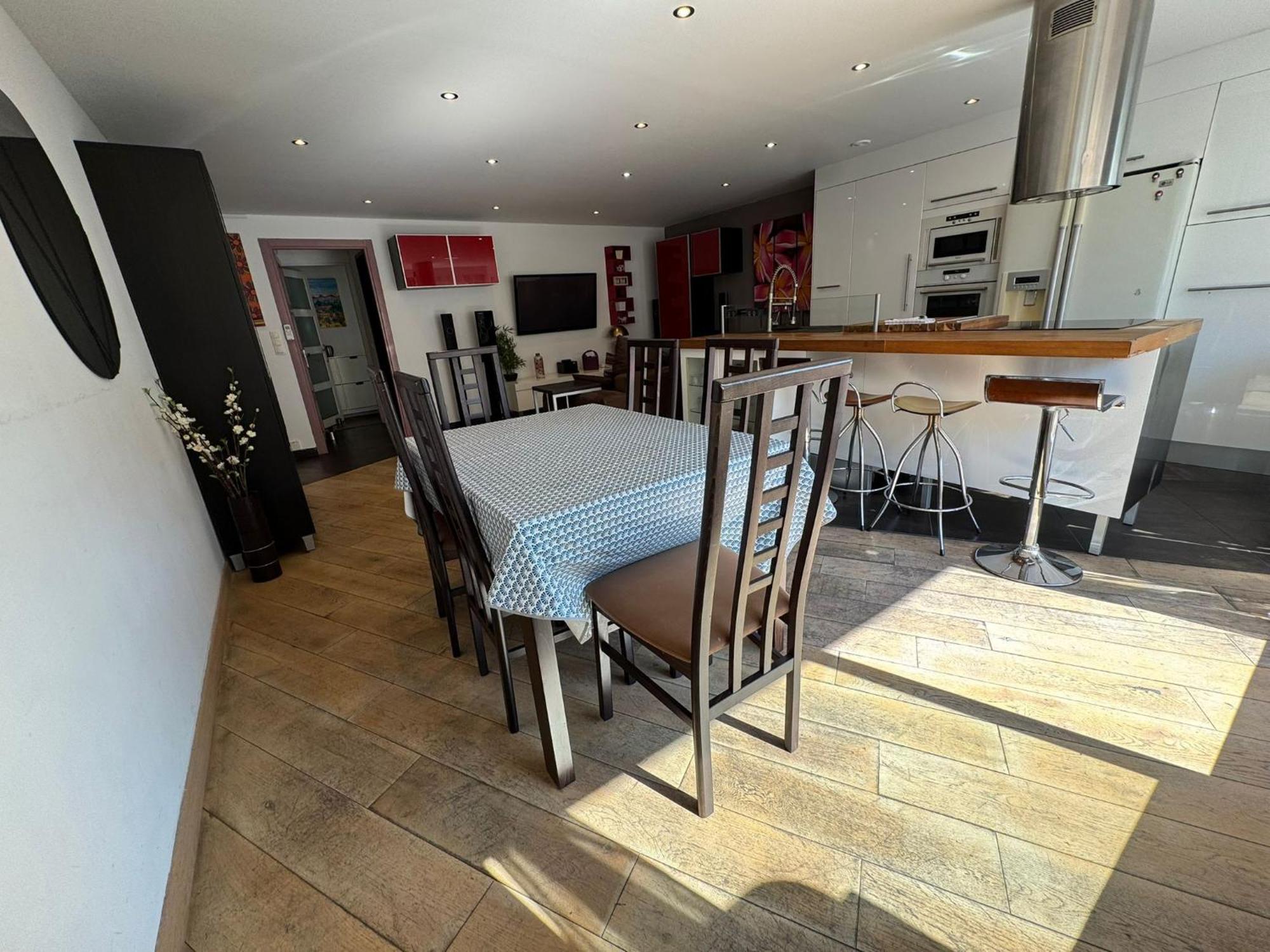 Siena - 6 Personnes Avec Terrasse Et Jacuzzi Plein Coeur Centre-ville Quartier Du Port De Apartment Nice