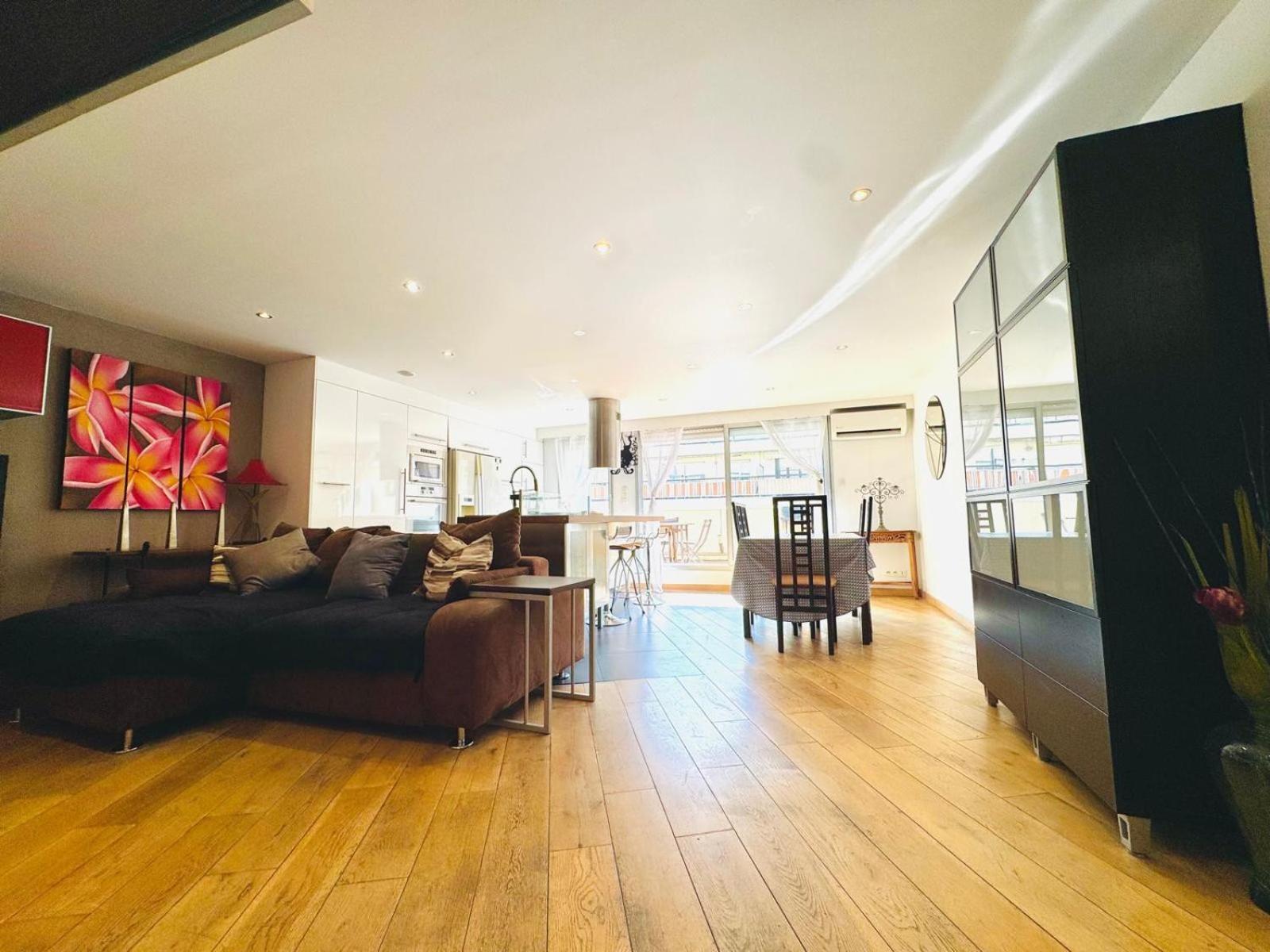 Apartment Siena - 6 Personnes Avec Terrasse Et Jacuzzi Plein Coeur Centre-ville Quartier Du Port De Nice