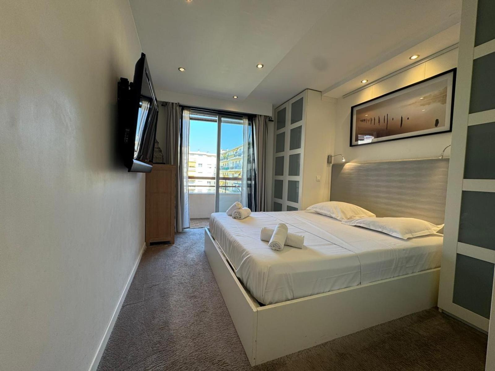 Siena - 6 Personnes Avec Terrasse Et Jacuzzi Plein Coeur Centre-ville Quartier Du Port De Apartment