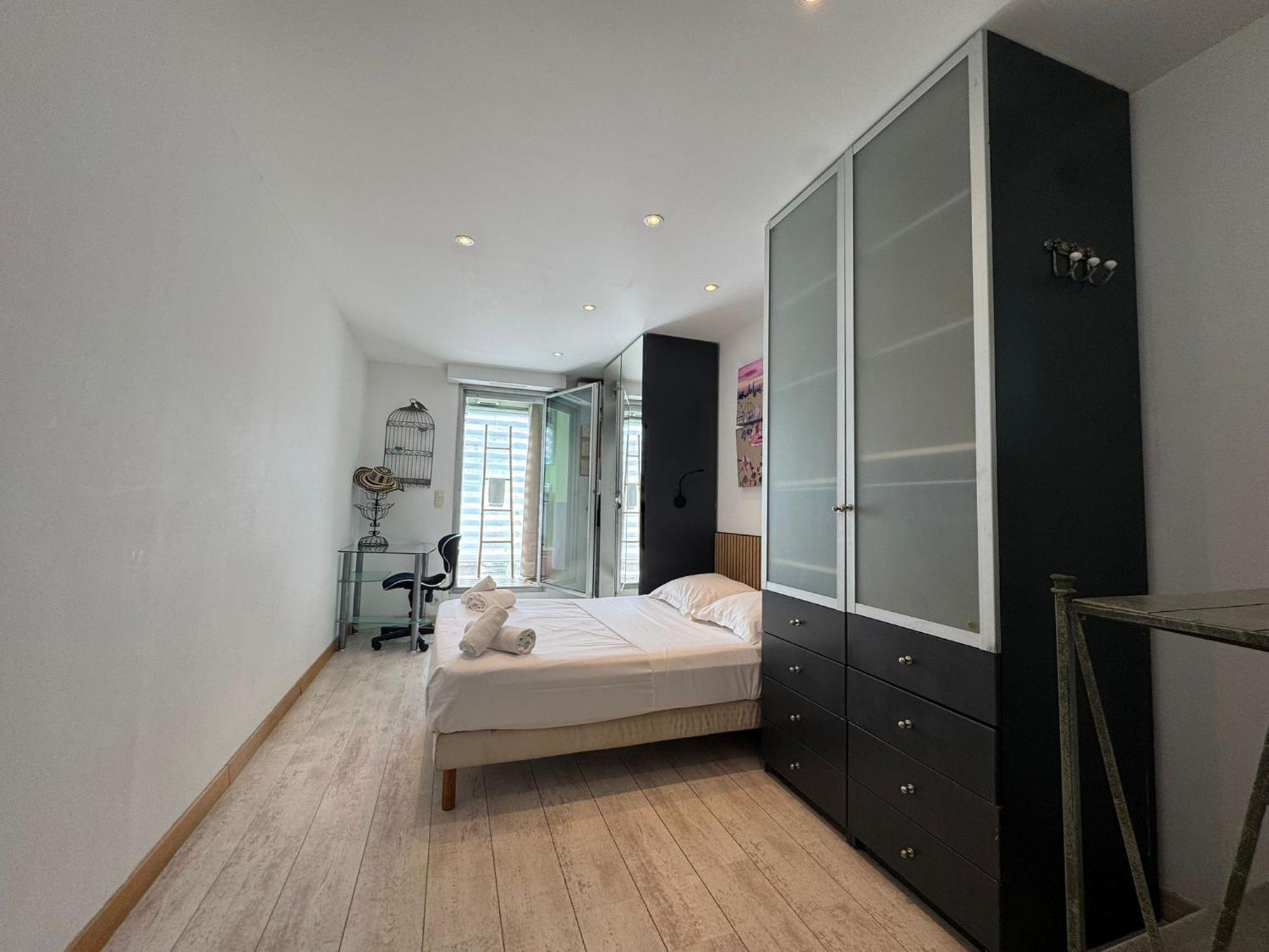 Siena - 6 Personnes Avec Terrasse Et Jacuzzi Plein Coeur Centre-ville Quartier Du Port De Apartment