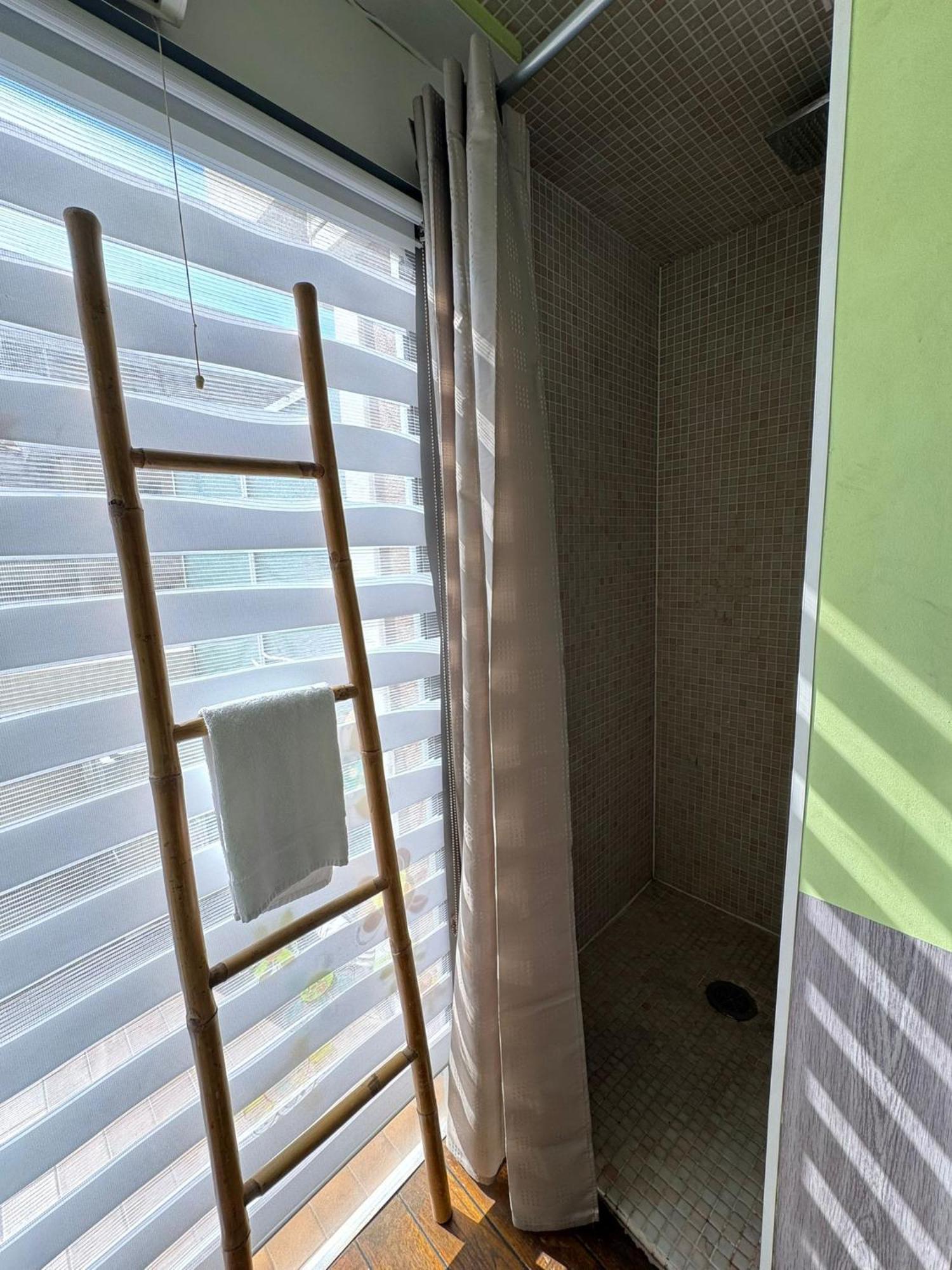 Siena - 6 Personnes Avec Terrasse Et Jacuzzi Plein Coeur Centre-ville Quartier Du Port De Apartment *