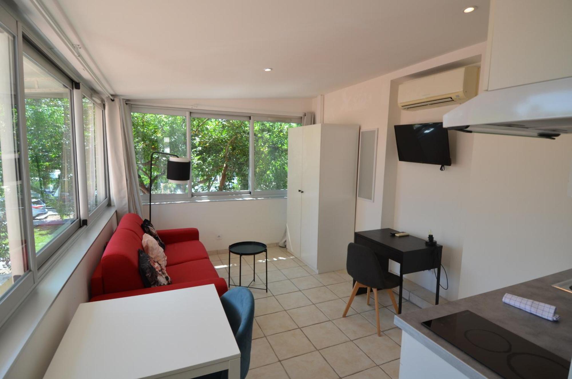 Cassin - Next To Tramway Line 2 Near Airport *