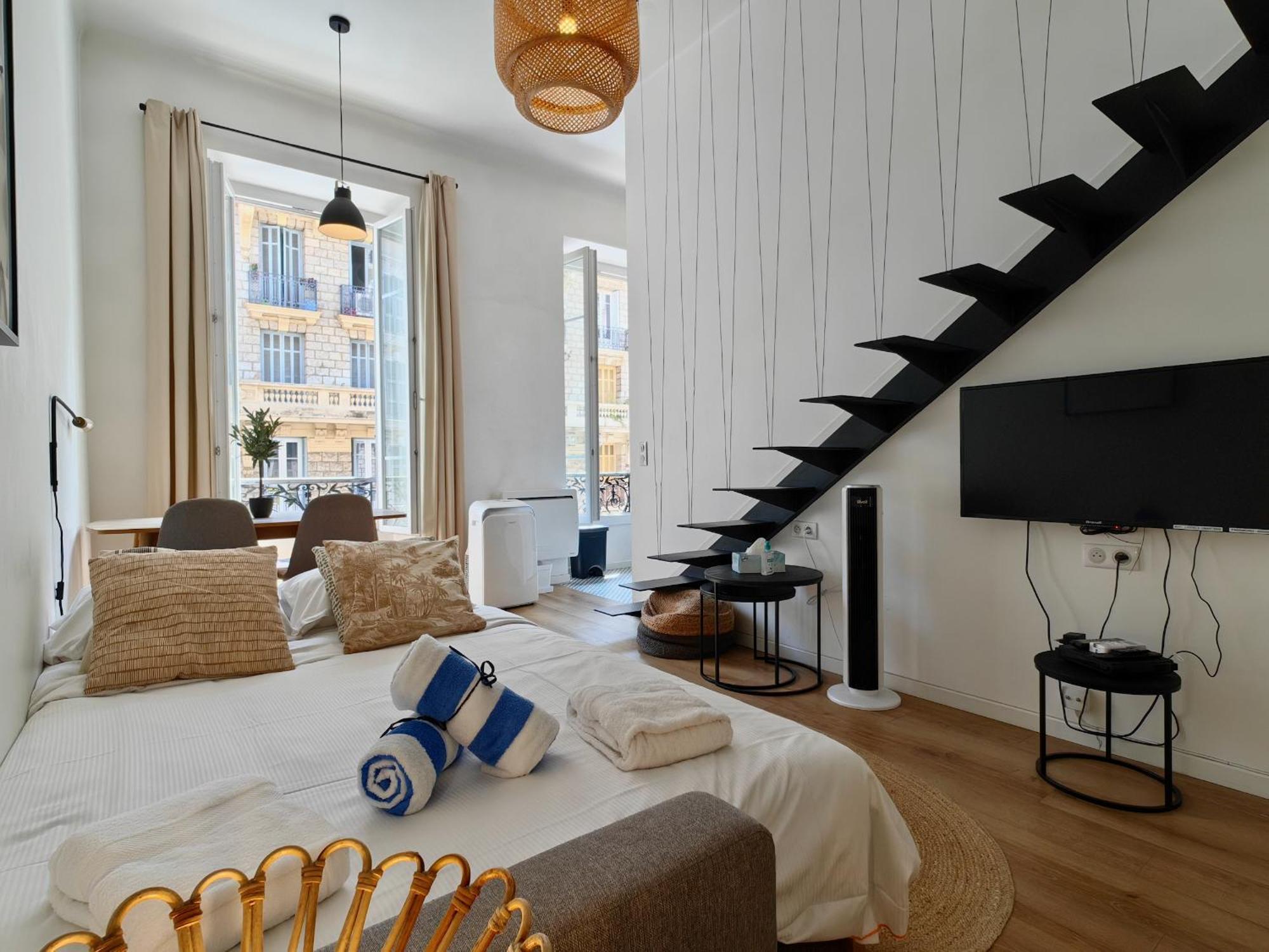 Le Rossini By Bookking Guys * Nice