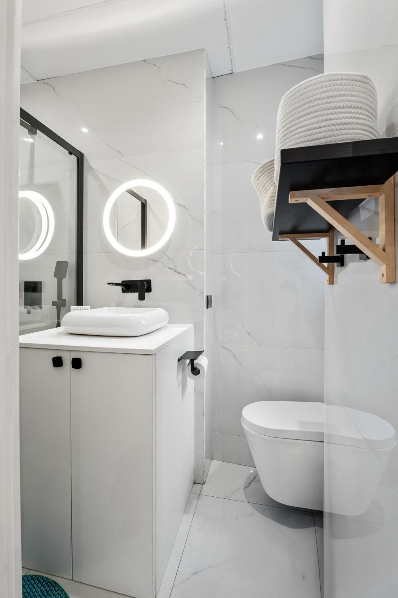 Renting - Verdun - Designer Cocoon Massena Calm Air Conditioning Nice