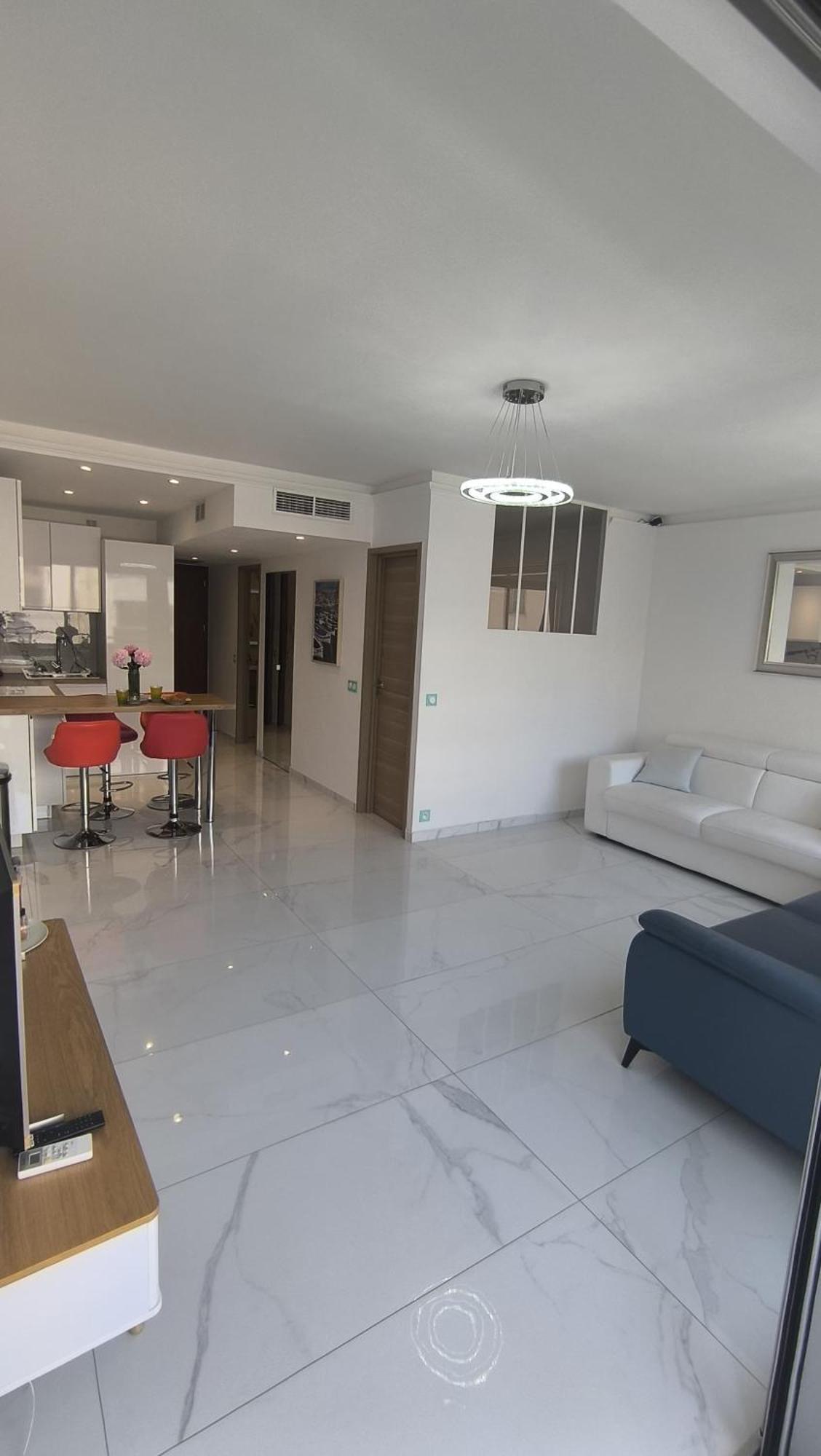 Royal Lux Spacious Seaside Pool * Nice