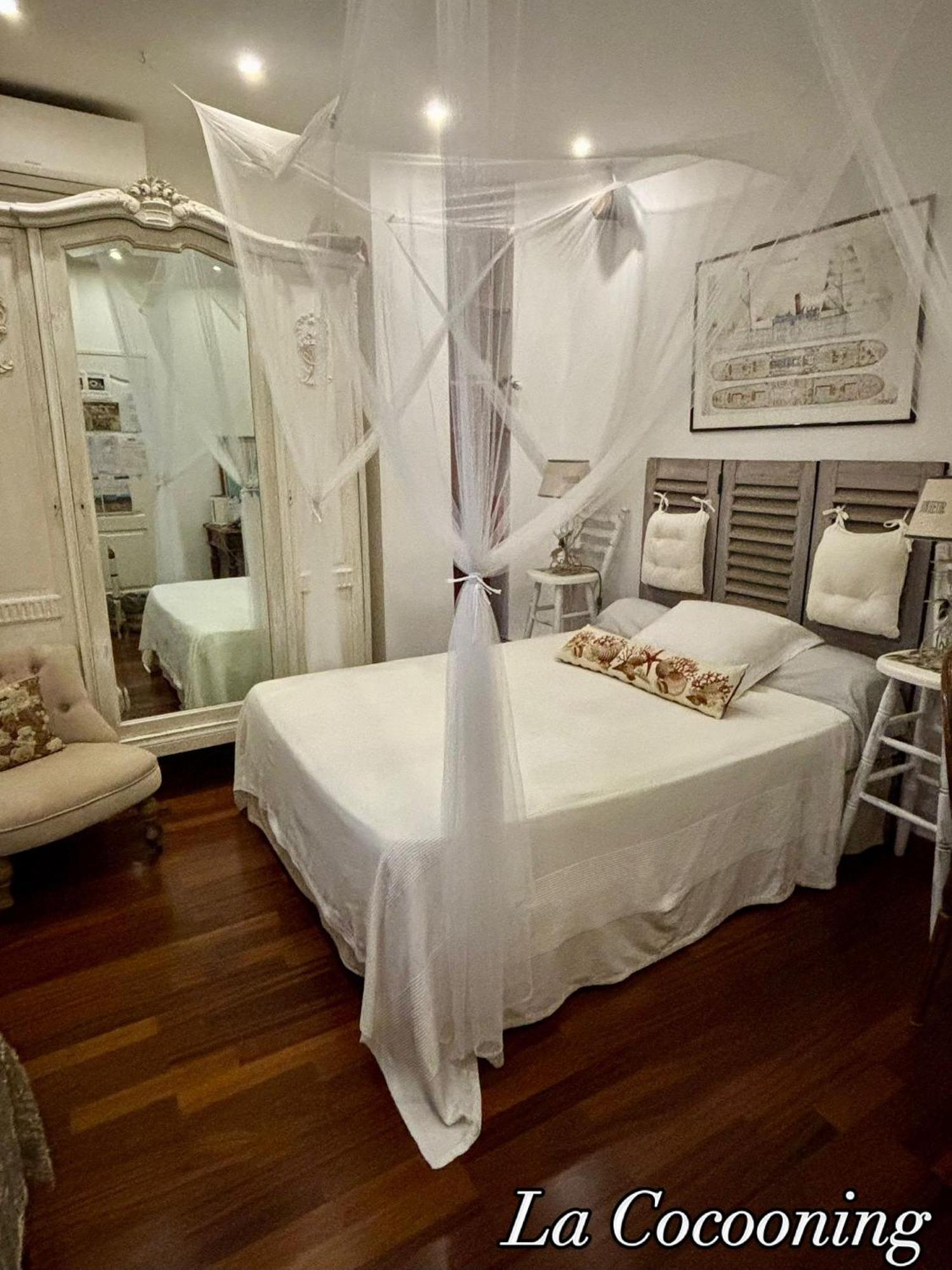 Acomodação com café da manhã  Et Sa Salle De Bain Privee Cocooning Labellisee 3*