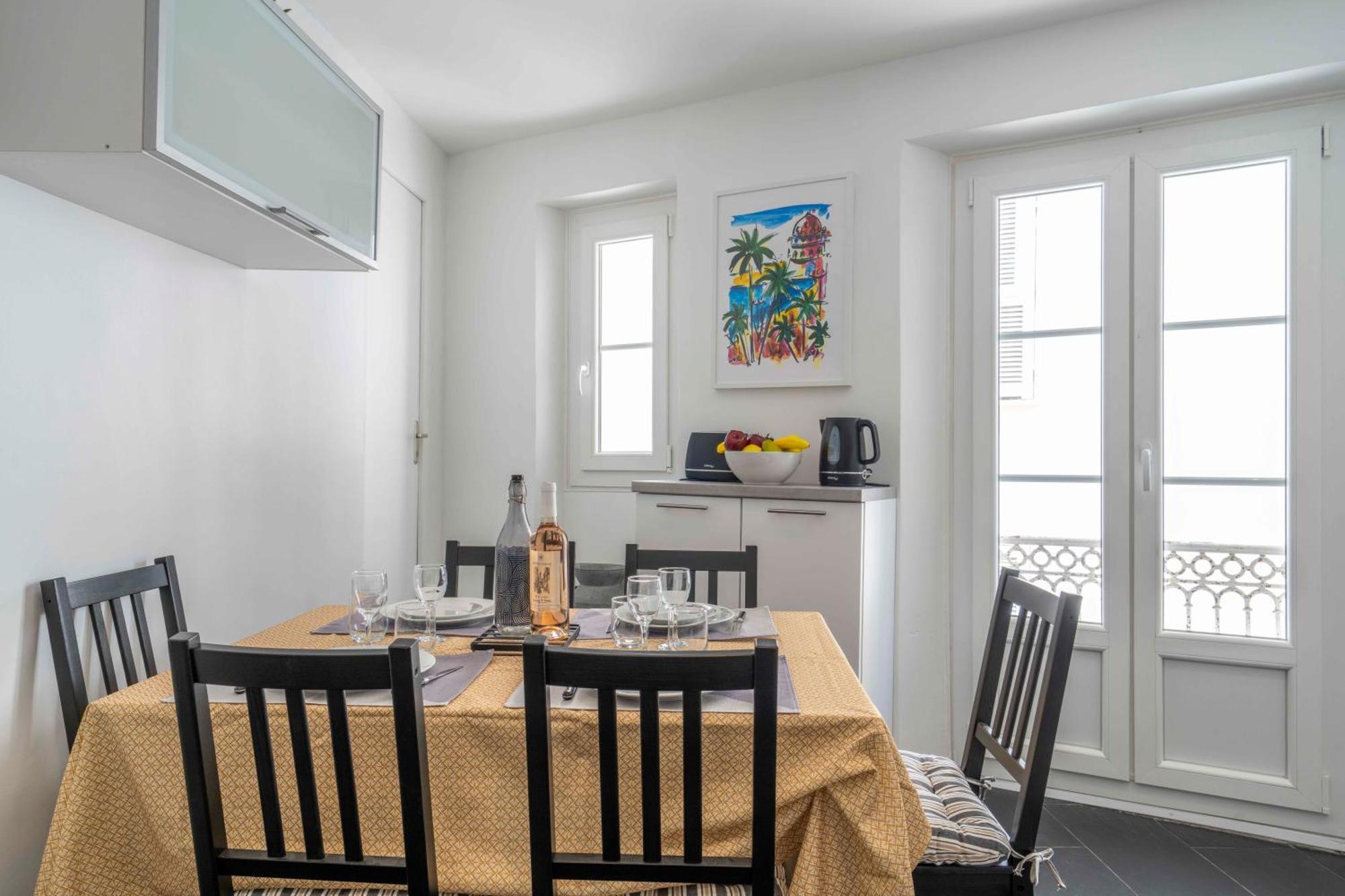 Apartment Modern And Elegant, Air-conditioned, Centre - Hdp2