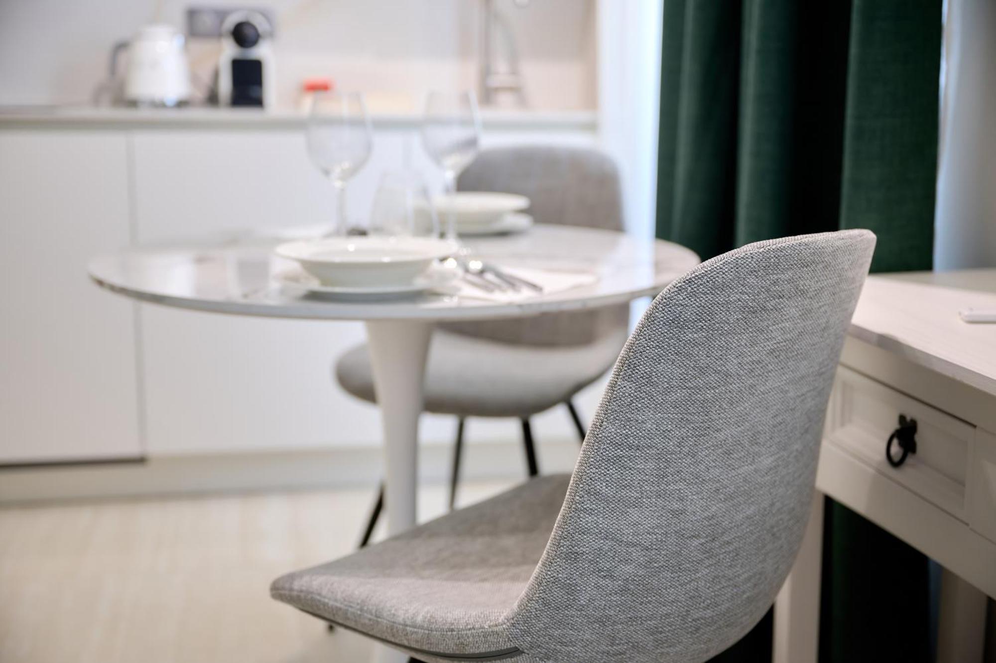 9 Alberti Centre Aparthotel *