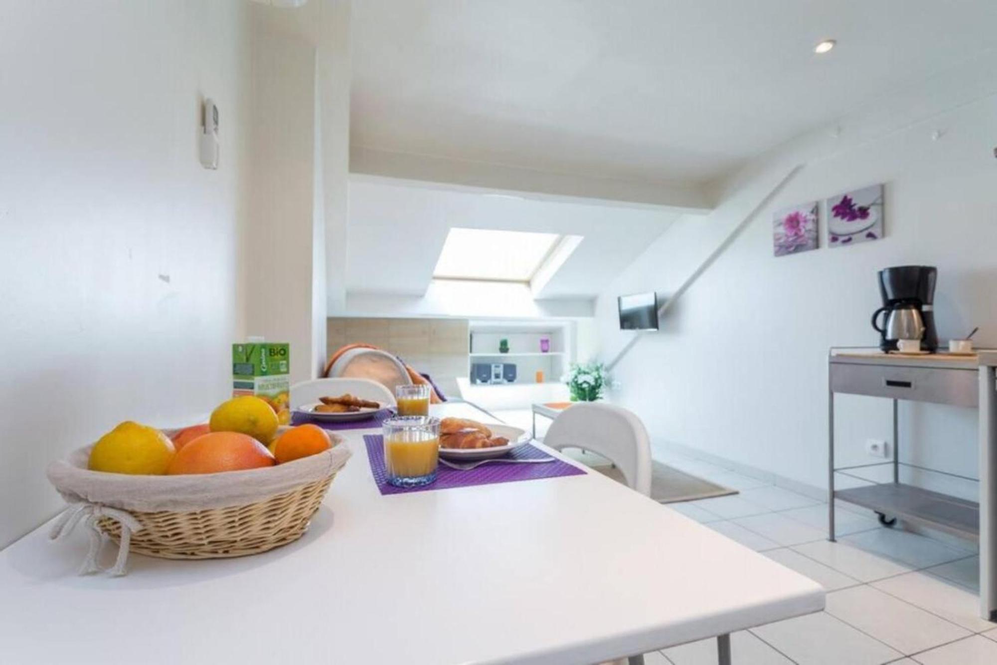 Port 2 - Spacious And W Ac On The Port Apartment Nice