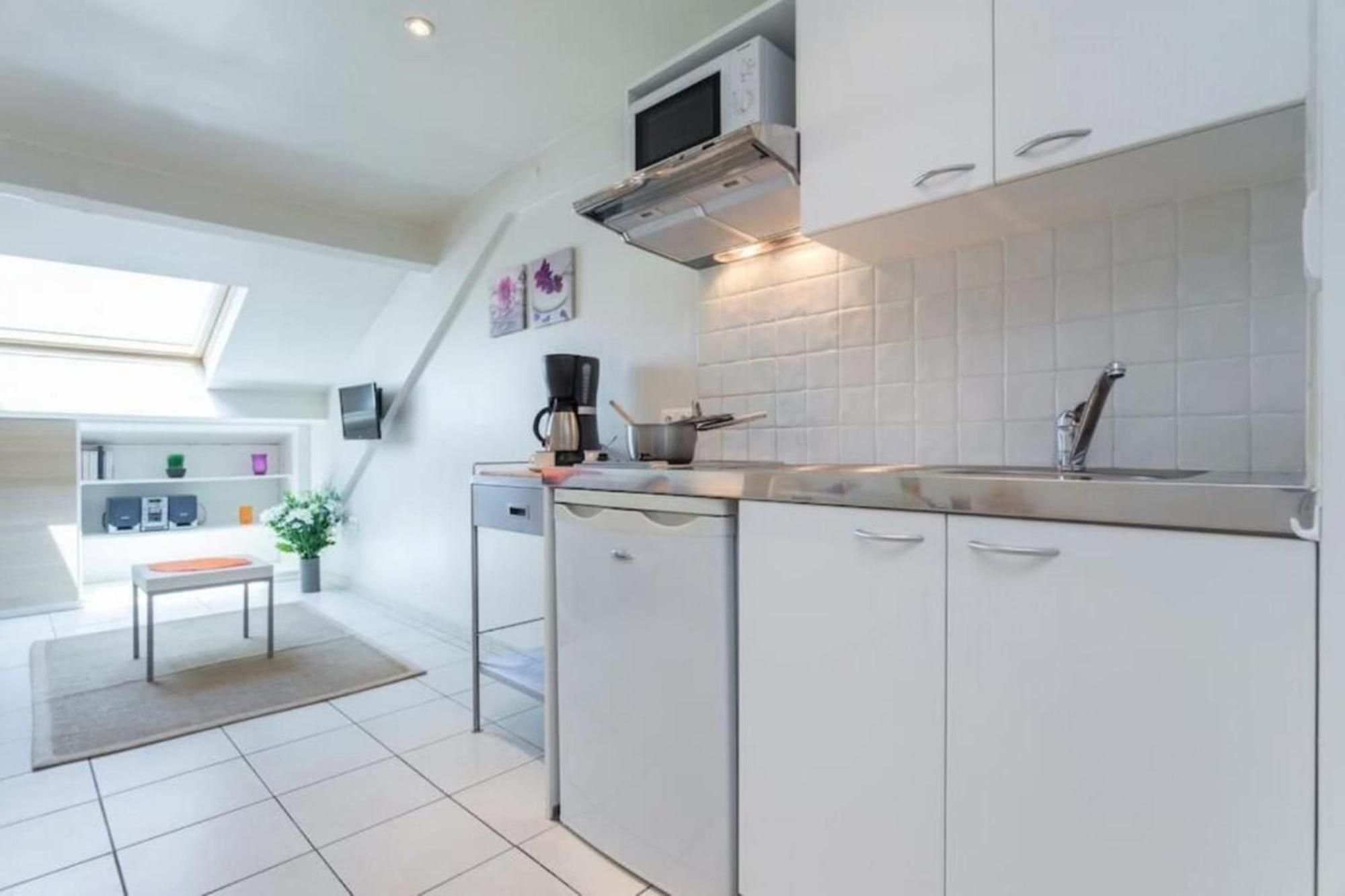 Apartment Port 2 - Spacious And W Ac On The Port Nice