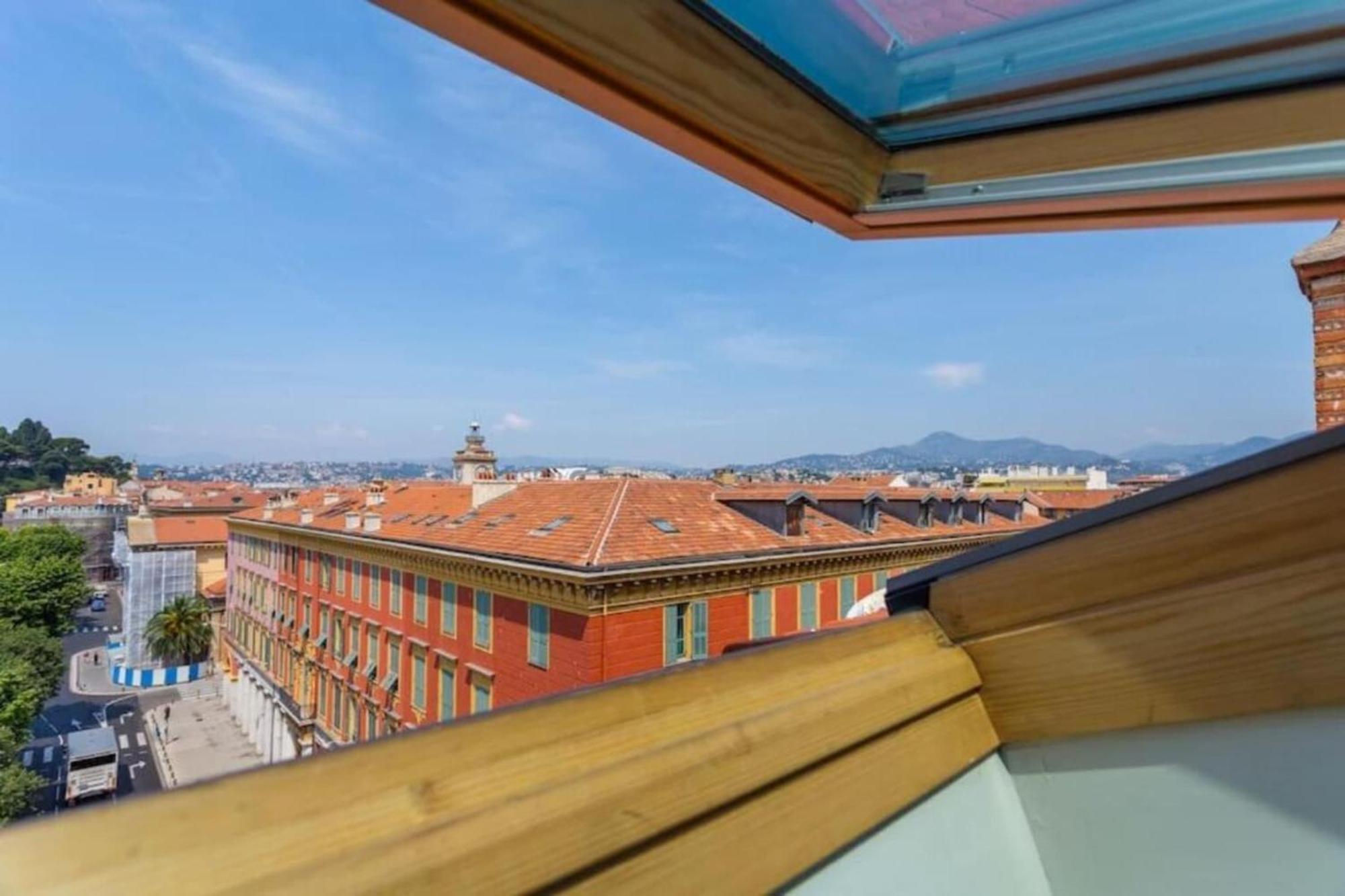 Apartment Port 2 - Spacious And W Ac On The Port Nice