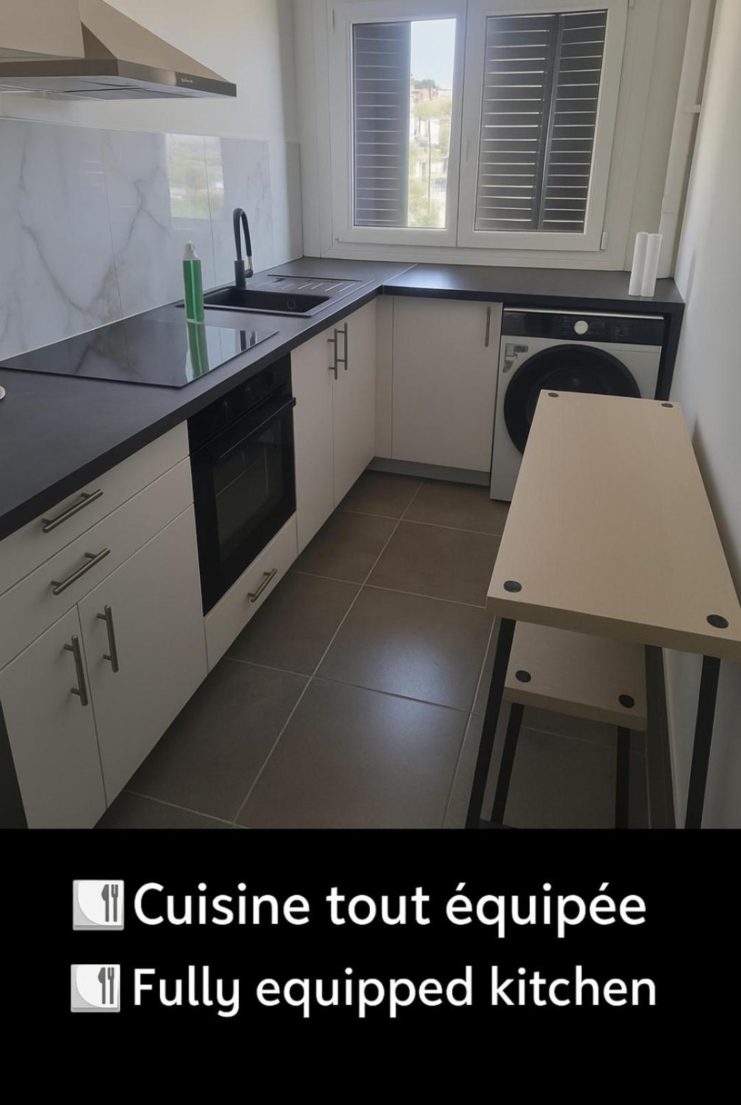 Privative Renove 2024, Climatisation, Tramway Sur Place , 12 Min Centre, 16 Min Plage, Apercu Lateral Mer, 2 Wc Avec 2 Salle De Bain, Private Renovated 2024, Air-conditioned , Tram On Spot, 2 Toilets And 2 Bathrooms *