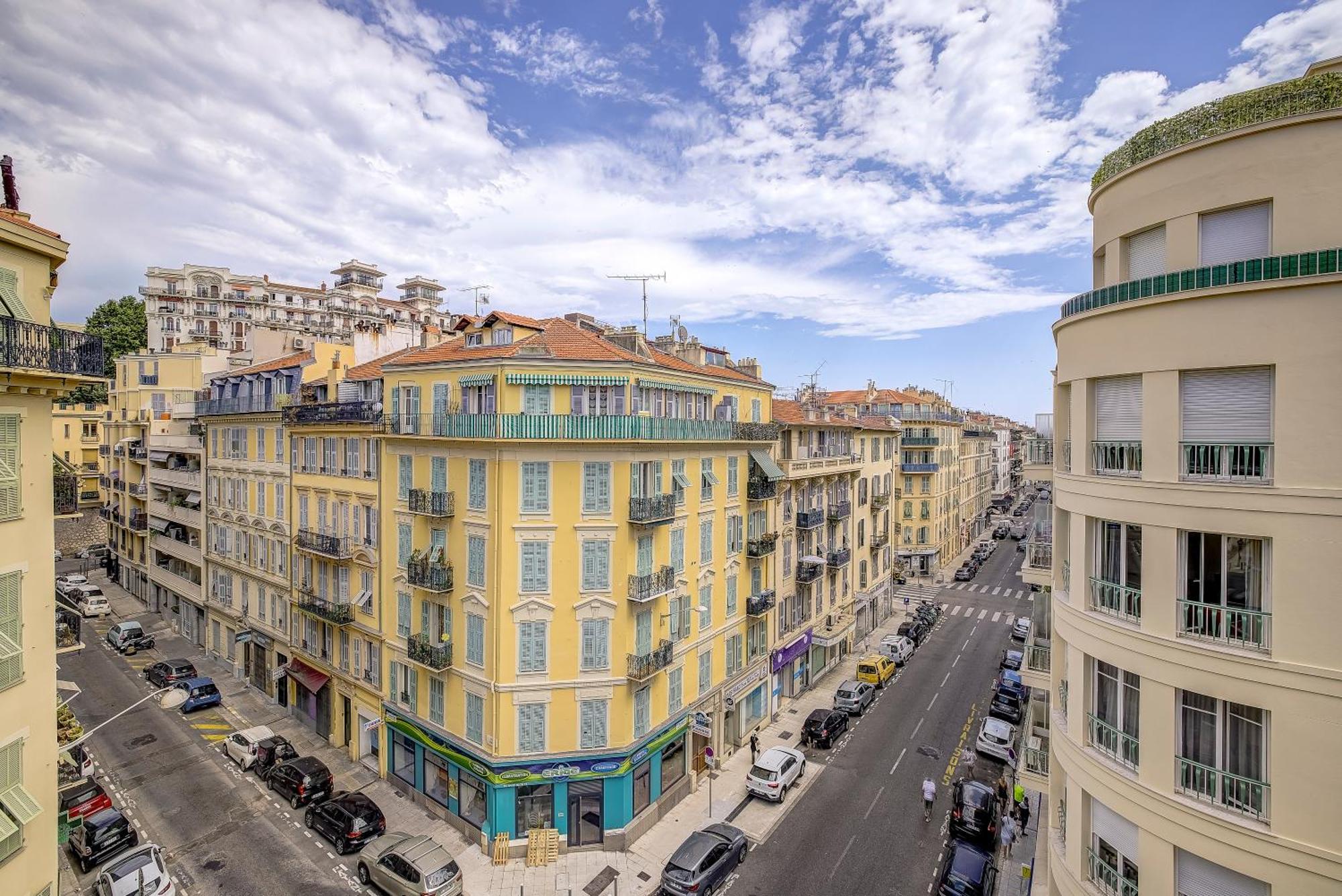 Grand Centre De Apartment *