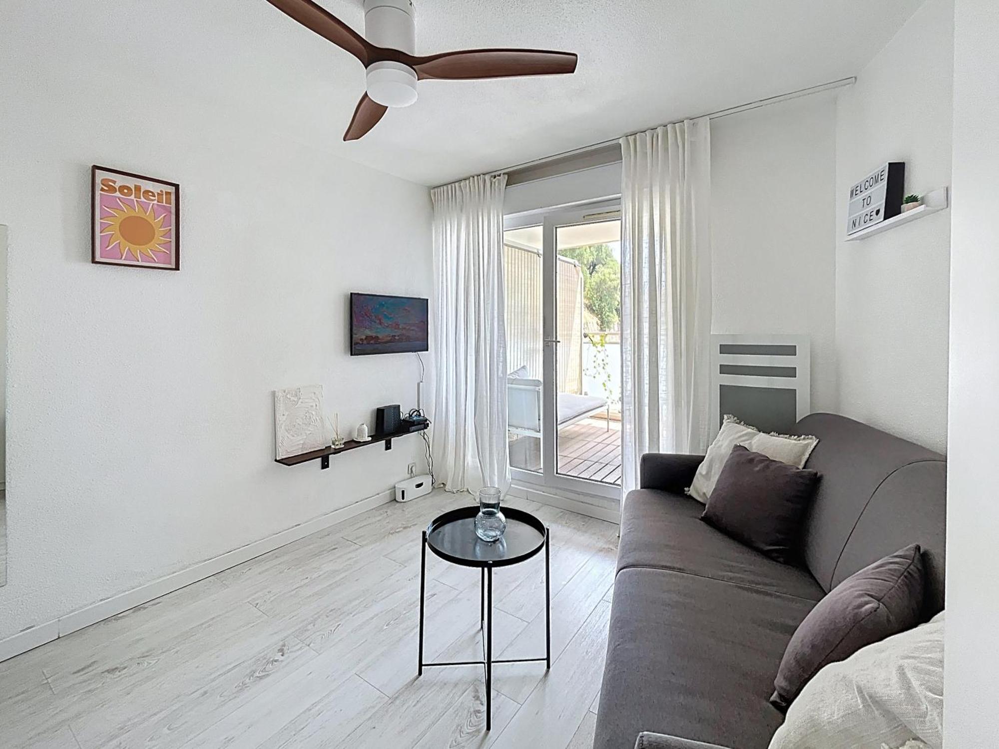 Neuf Avec Terrasse Et Apercu Apartment Nice