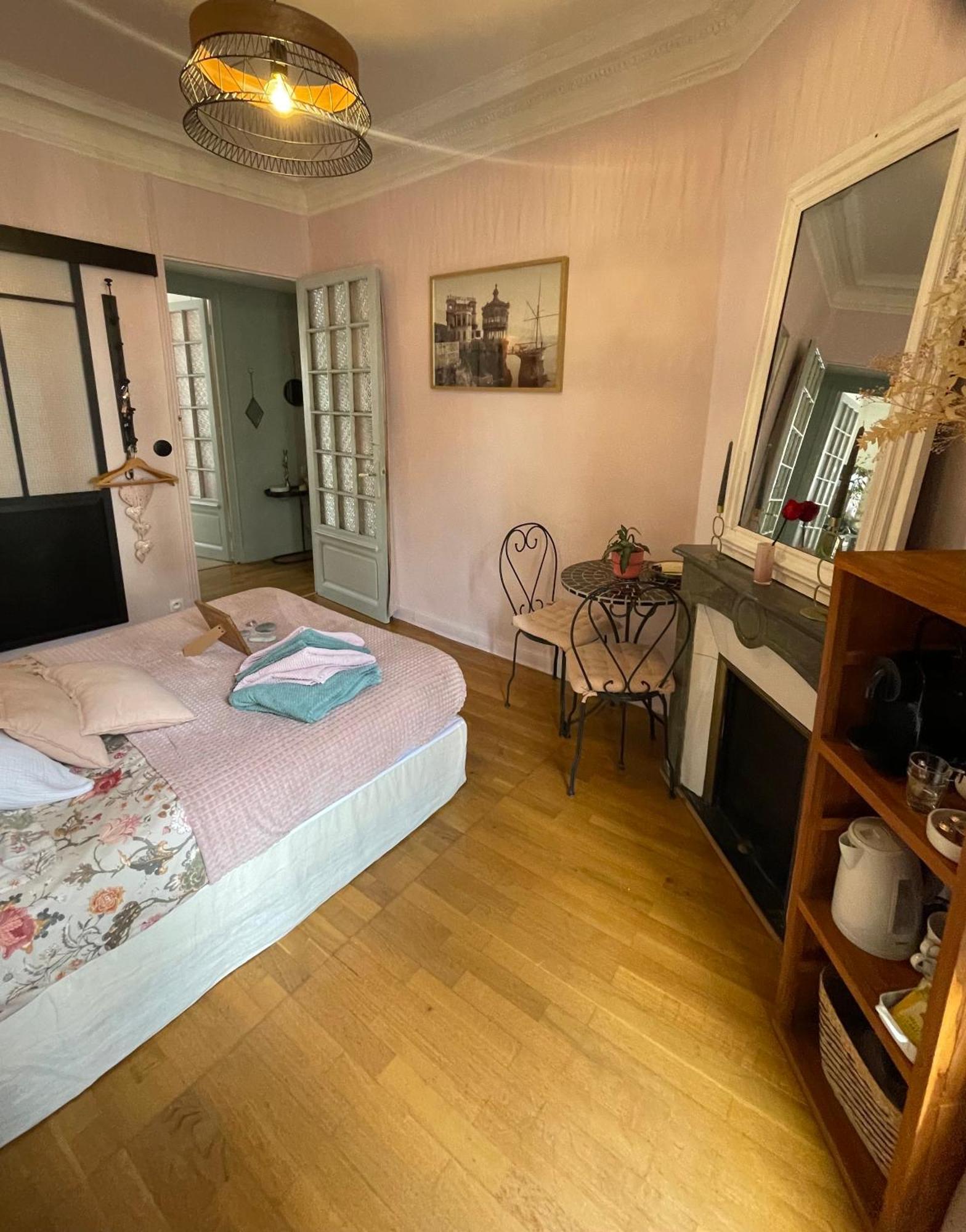 D Hotes Homestay Nice