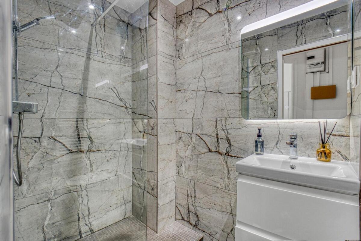 Apartment Design, Calme & Gare A 5 Min A Pied