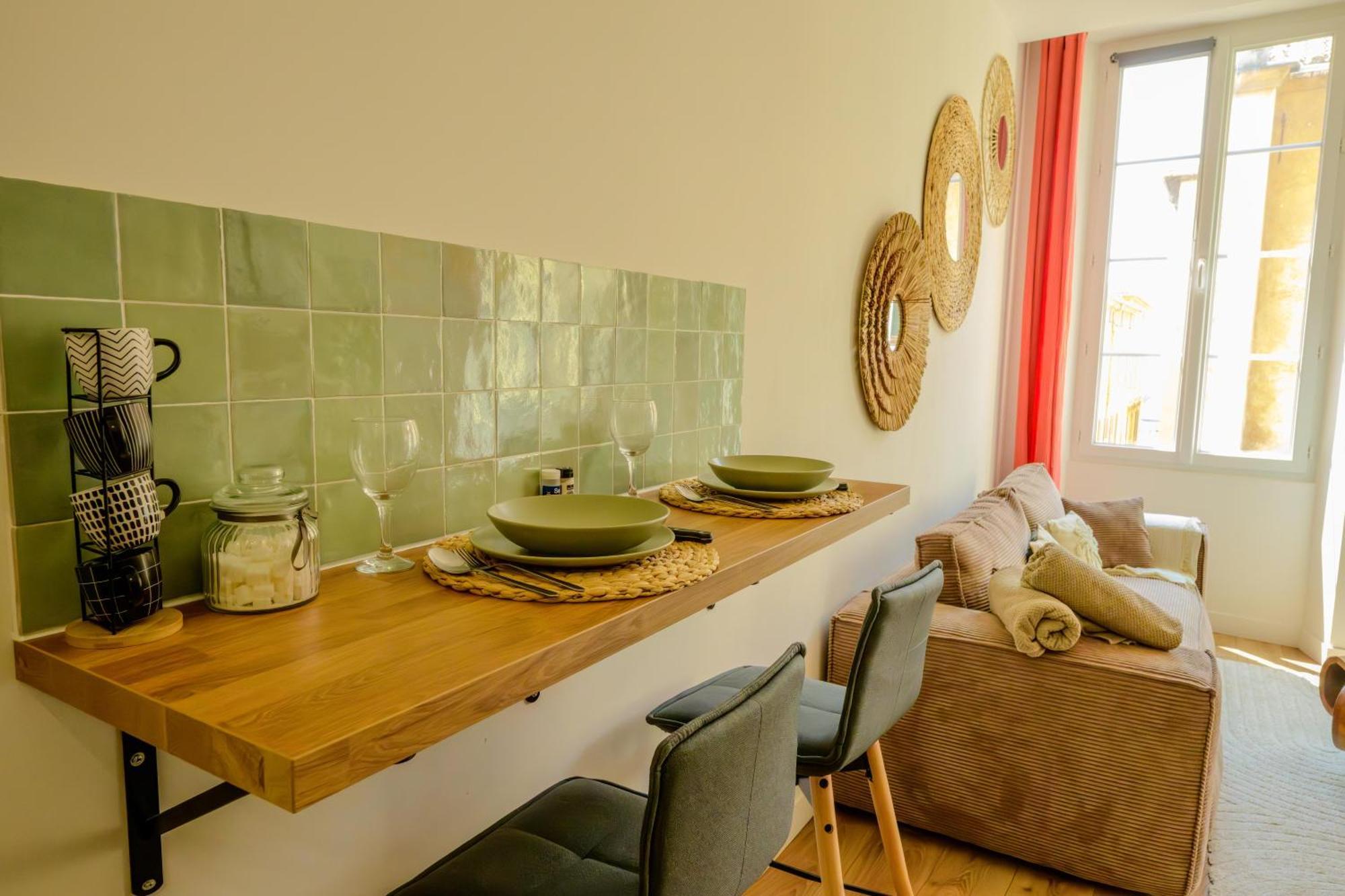 Au Coeur Du Vieux - Vue Et Clocher *