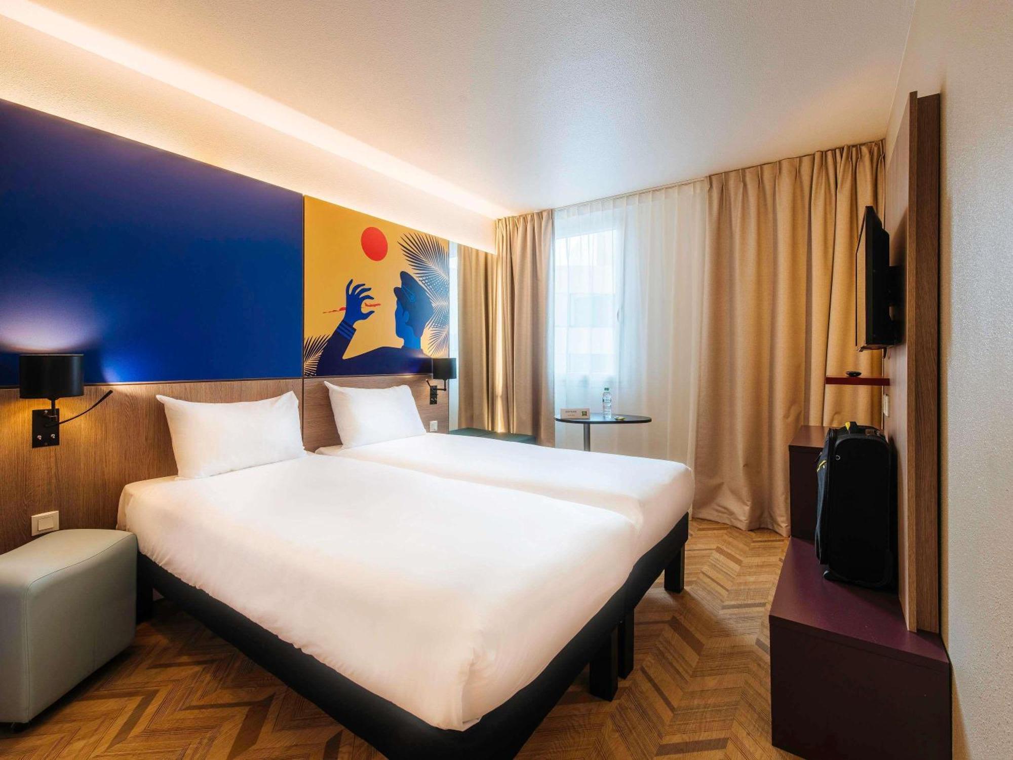 Ibis Styles Aeroport Arenas 3*