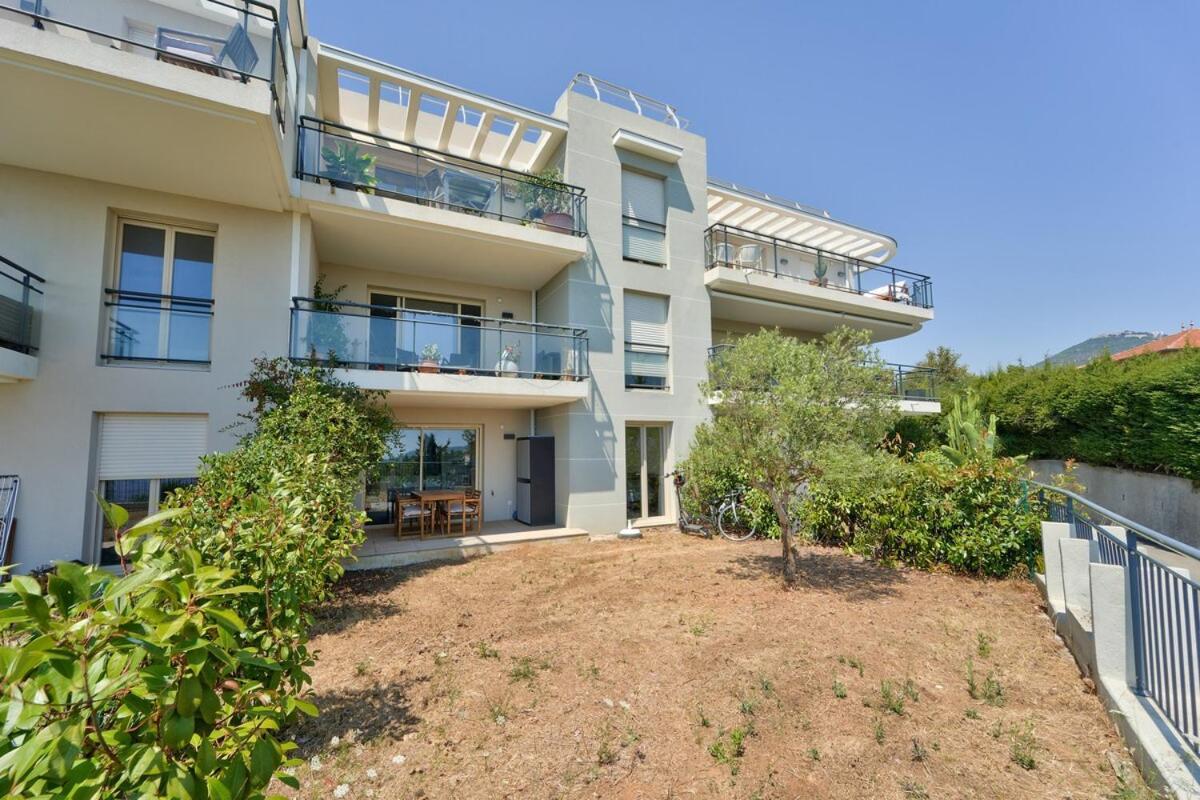 Lovely 1br With Garden, Private Parking & Sea View *