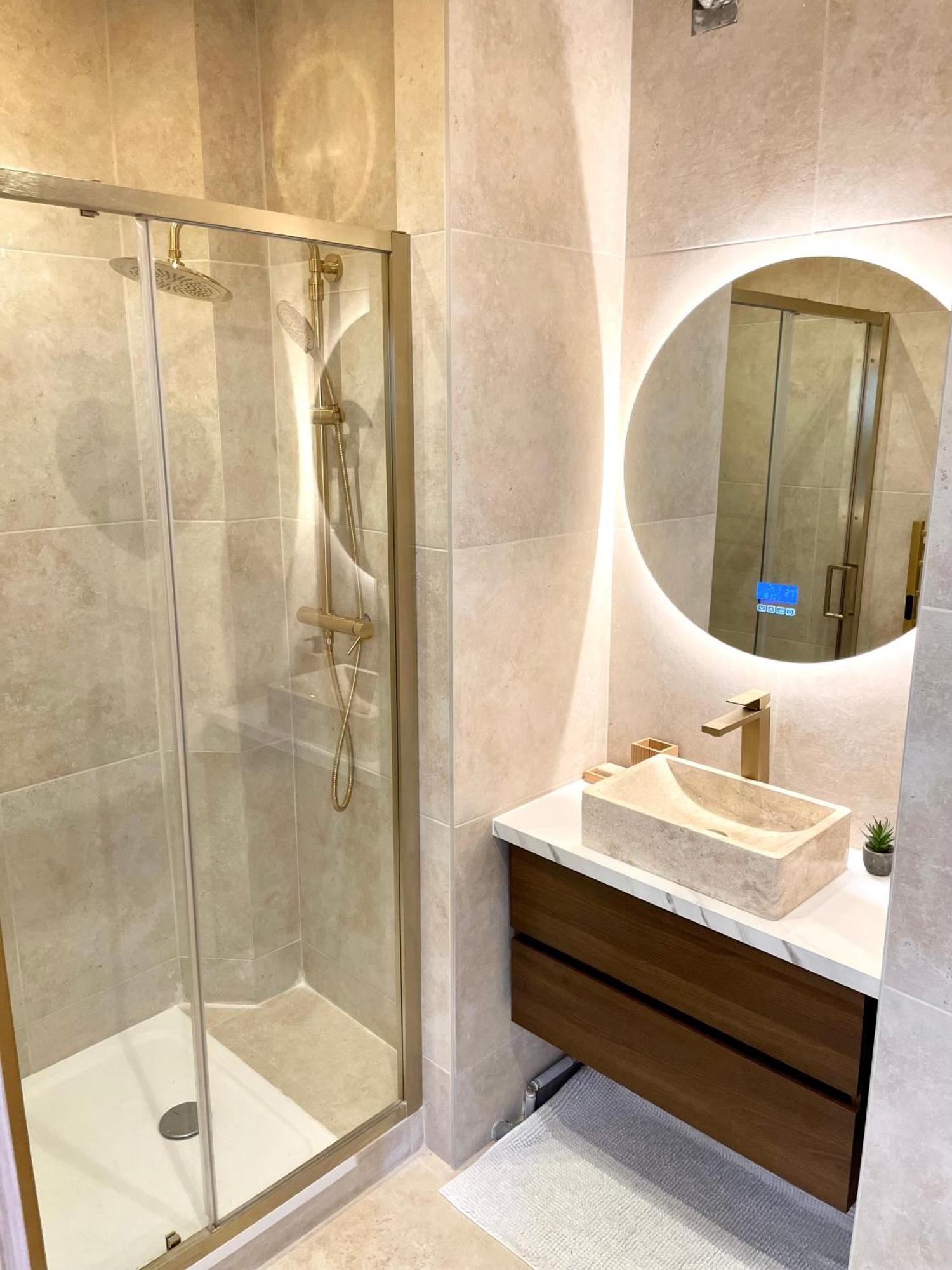 2 Pieces Avec Balcon * Nice