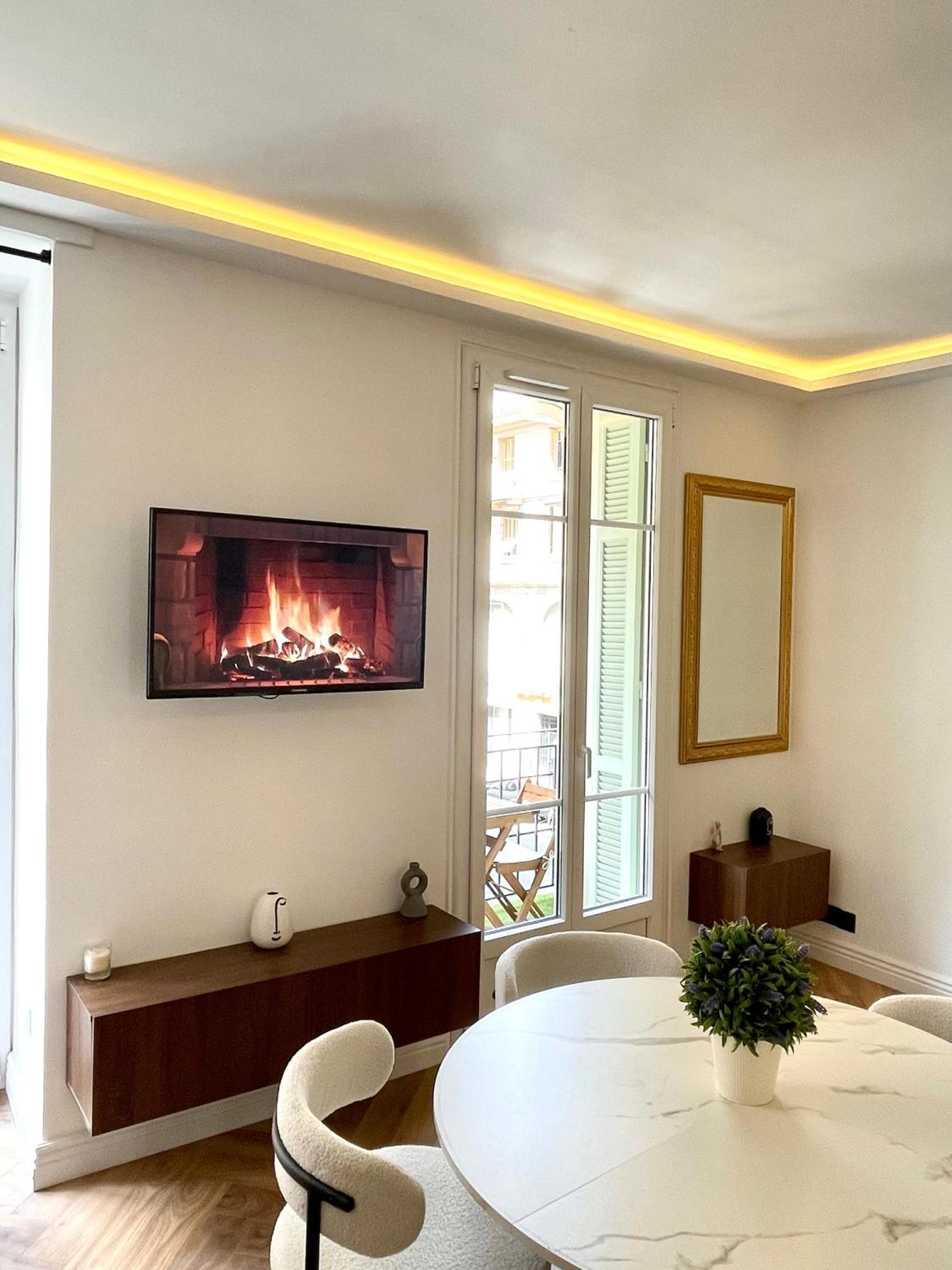 Apartment 2 Pieces Avec Balcon Nice