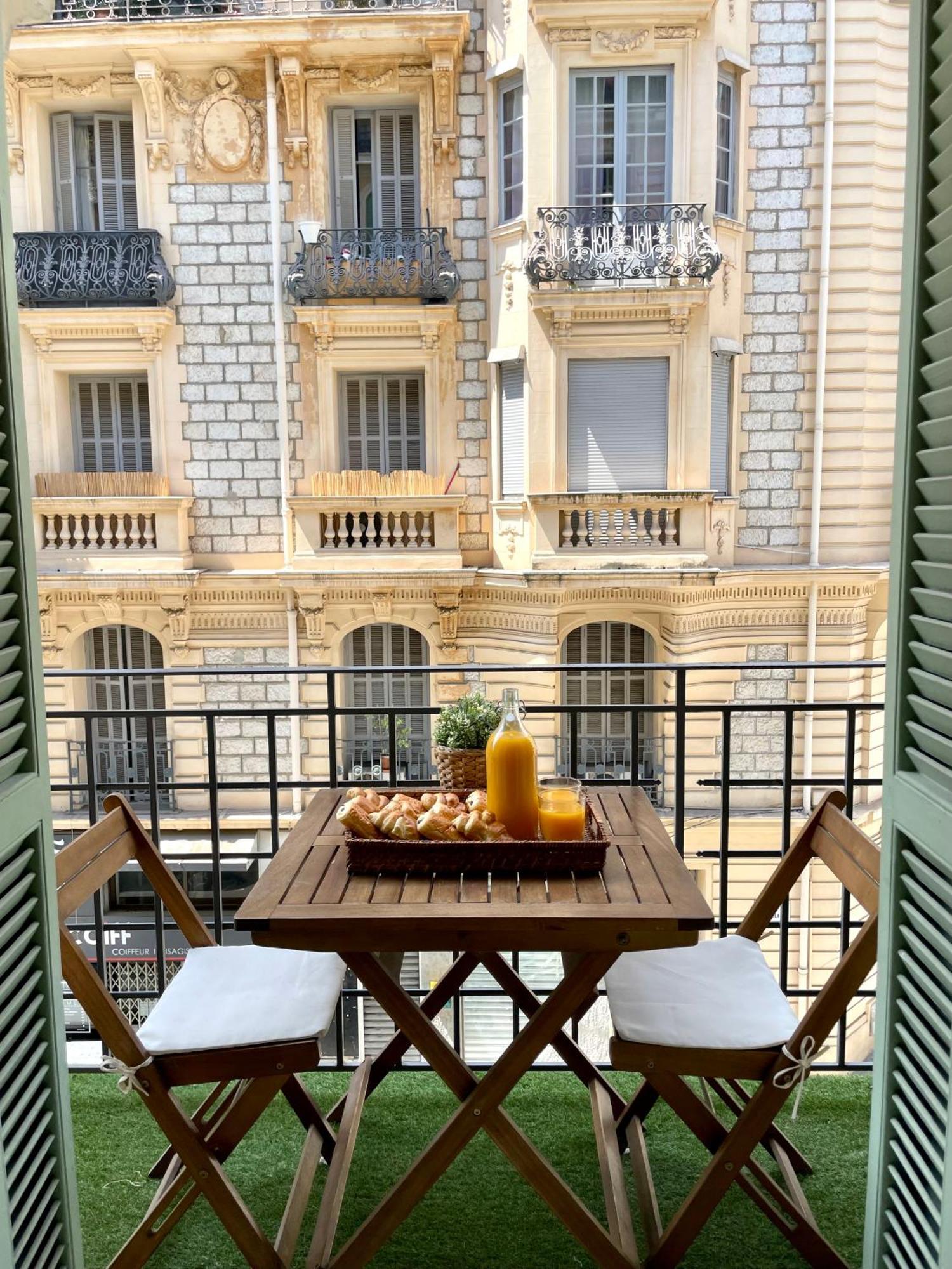 2 Pieces Avec Balcon Nice