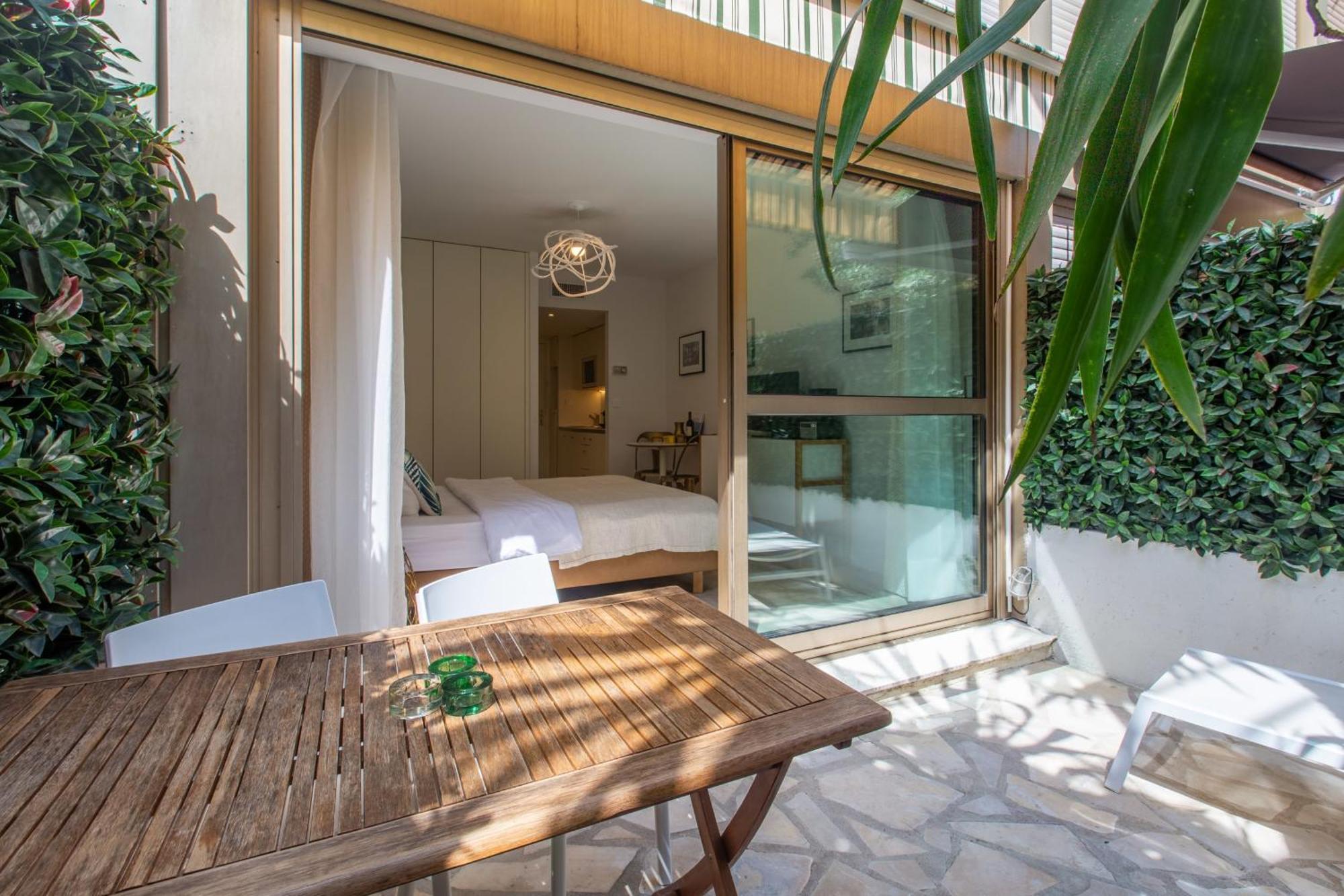 Centre Promenade Golden Square Terrace 1 Min Walk To The Beach Ac * Nice