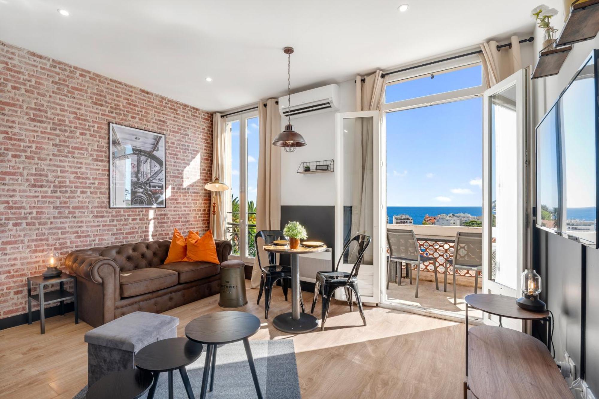 Renting - Cambrai - Luxurious Sea View Terrasse - King Bed - Parking - Ac - Fully Equipped * Nice