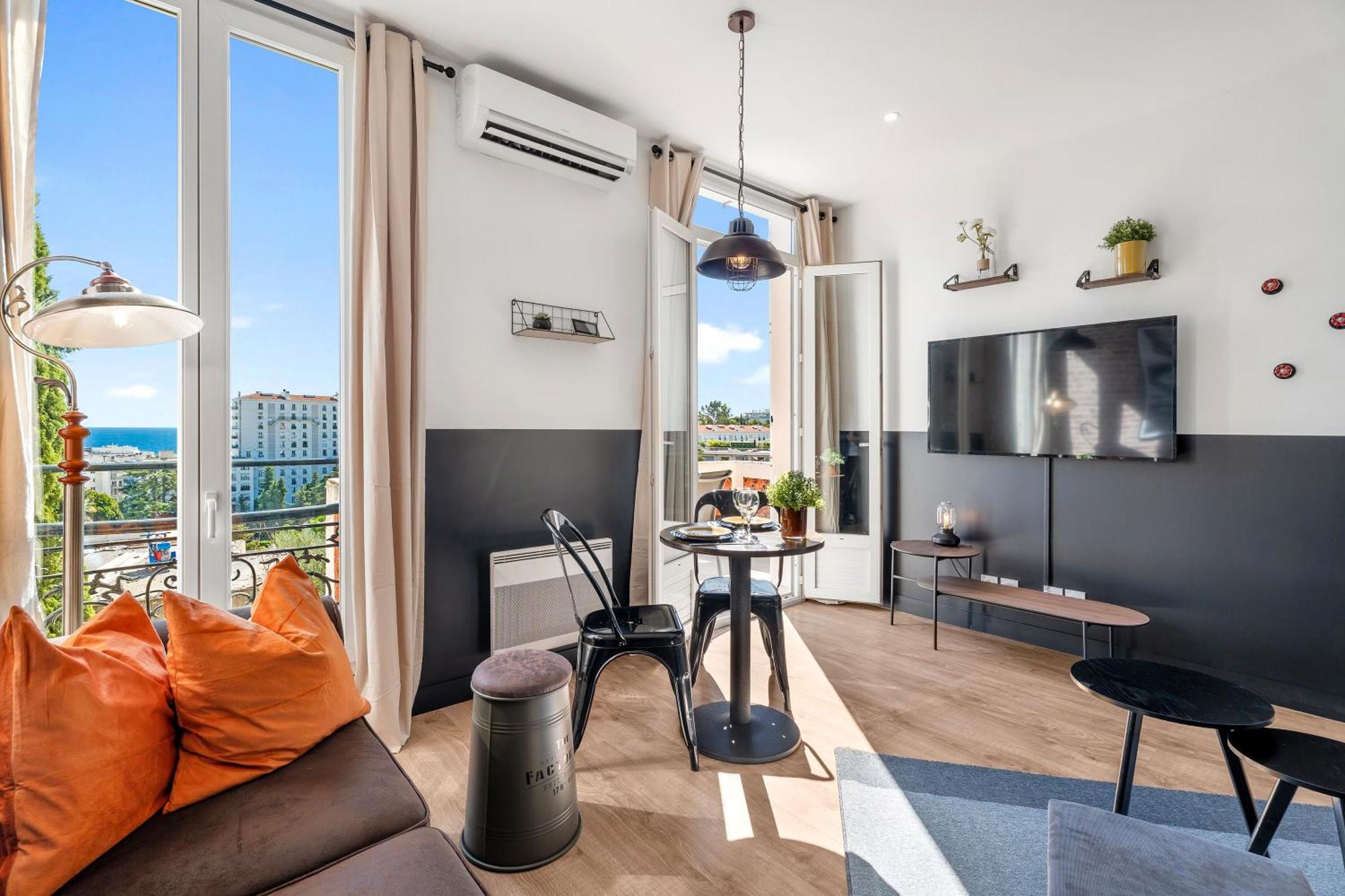 Renting - Cambrai - Luxurious Sea View Terrasse - King Bed - Parking - Ac - Fully Equipped * Nice