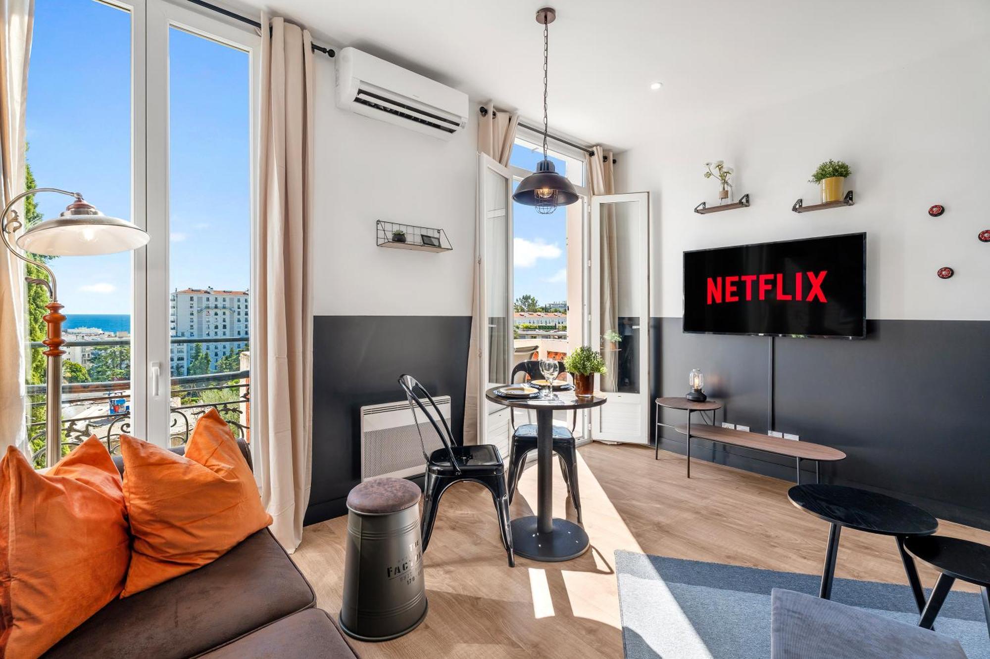 Apartment Renting - Cambrai - Luxurious Sea View Terrasse - King Bed - Parking - Ac - Fully Equipped Nice