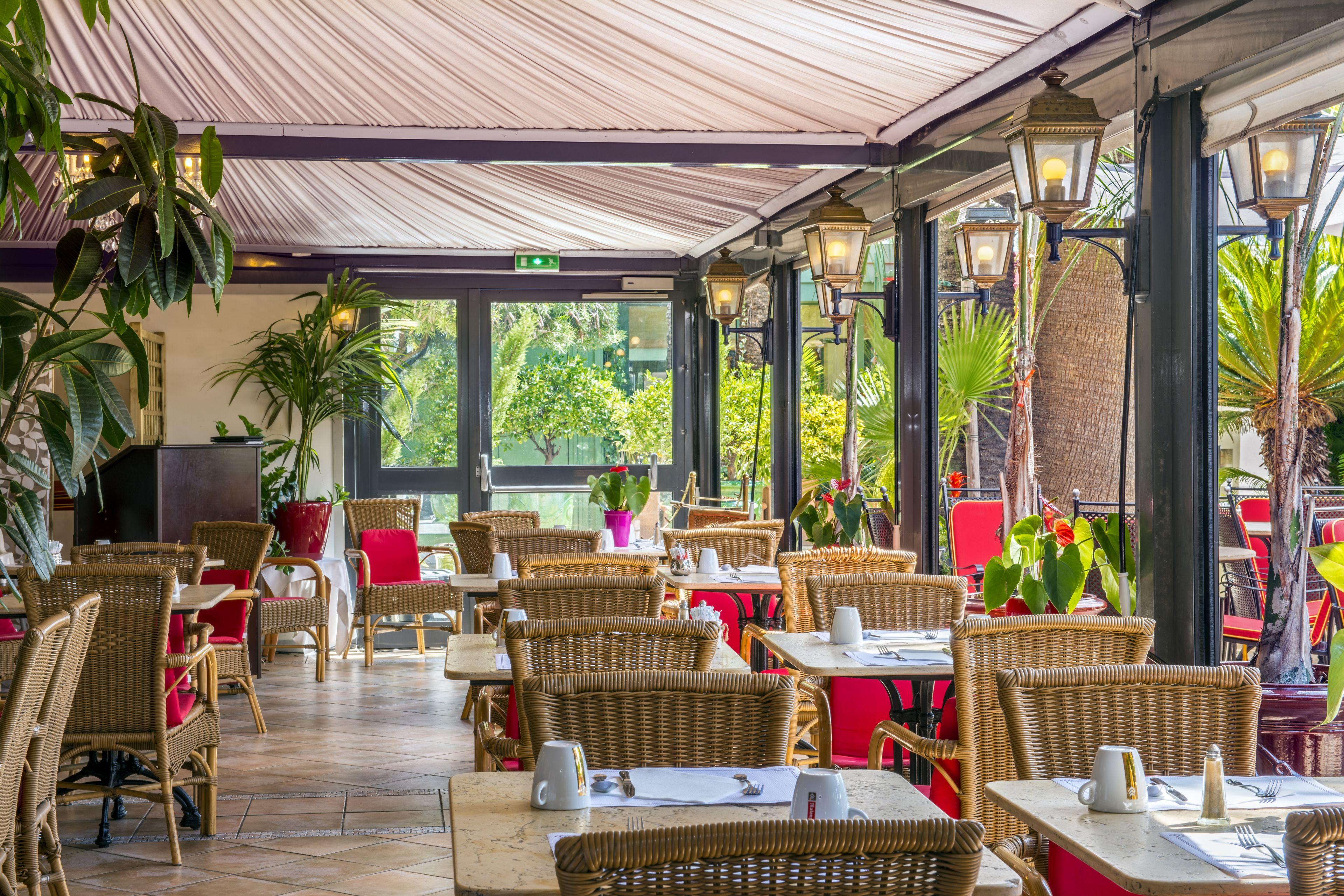 West End Promenade 4*