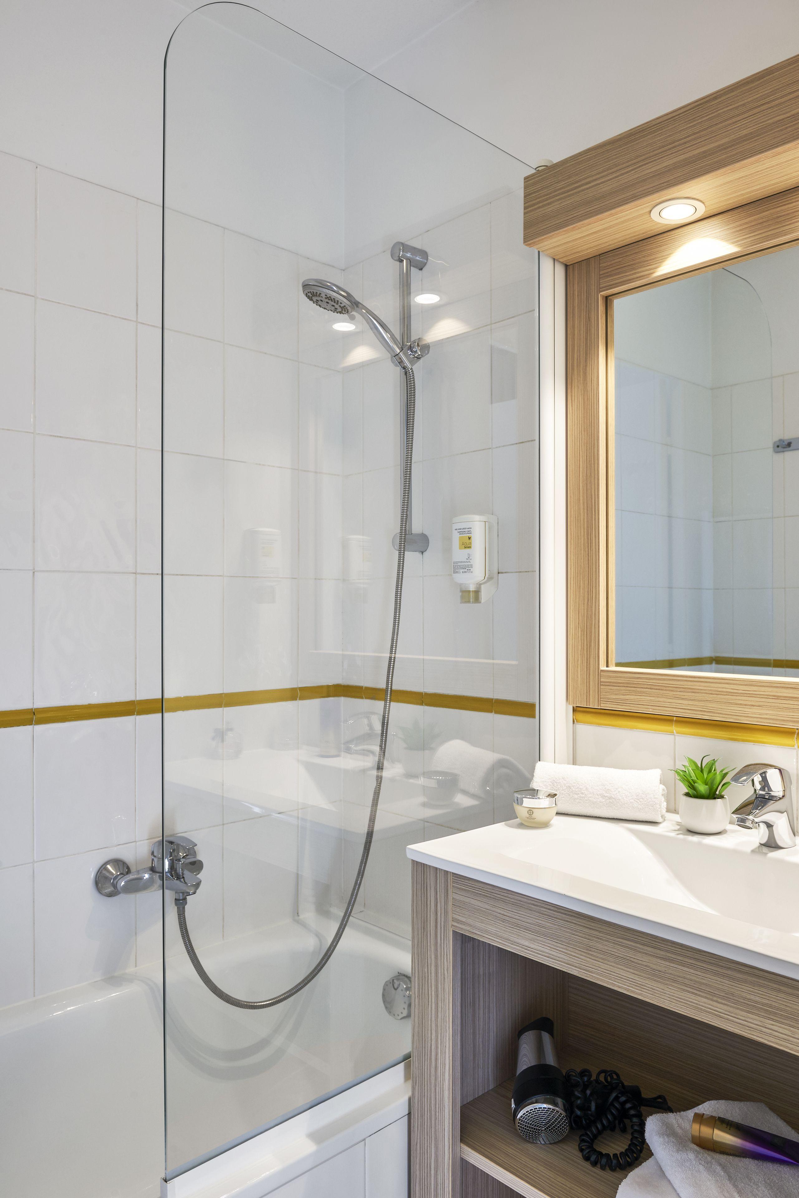 Adagio Access Magnan