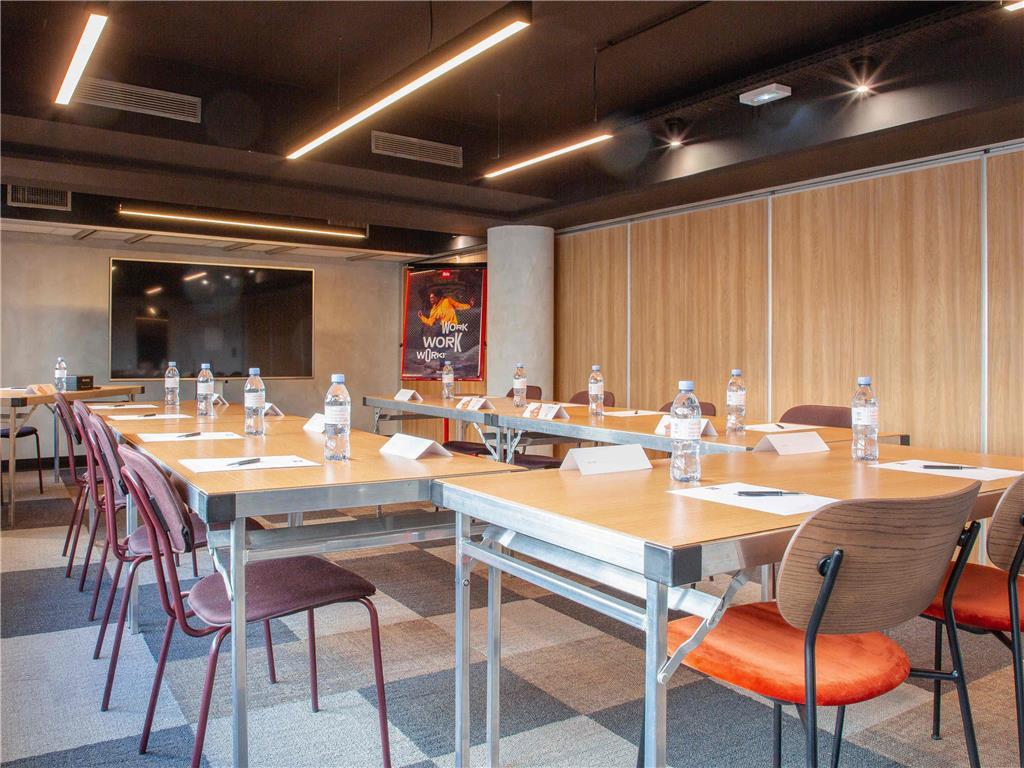 Hotel Ibis Aeroport Promenade Des 3*