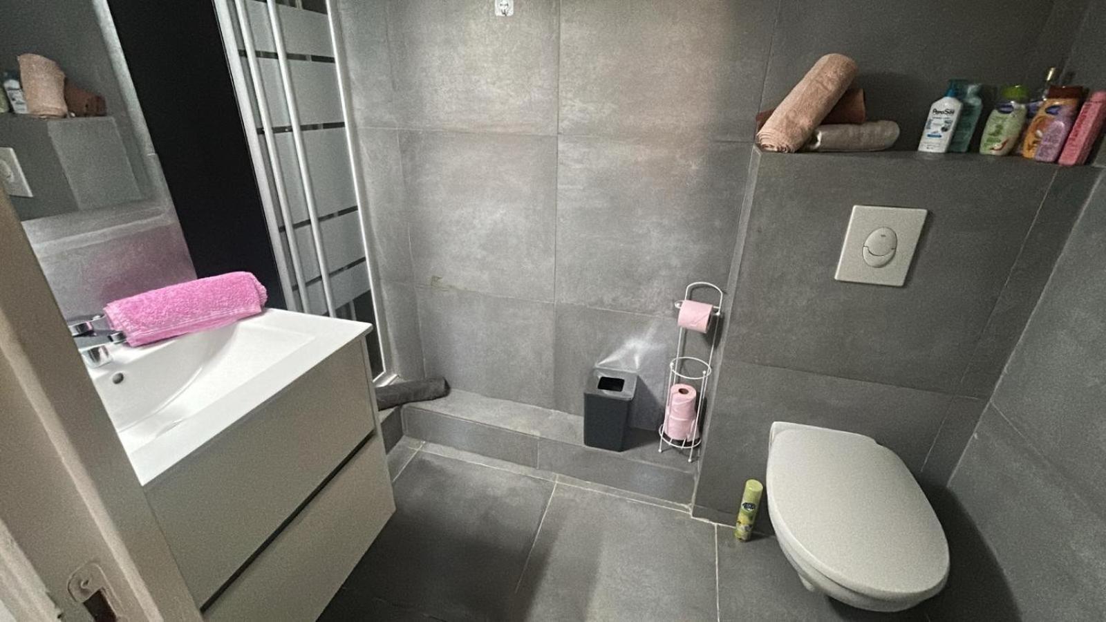 T2 Coconing, Wifi, Internet, Clim, 300m Apartment *