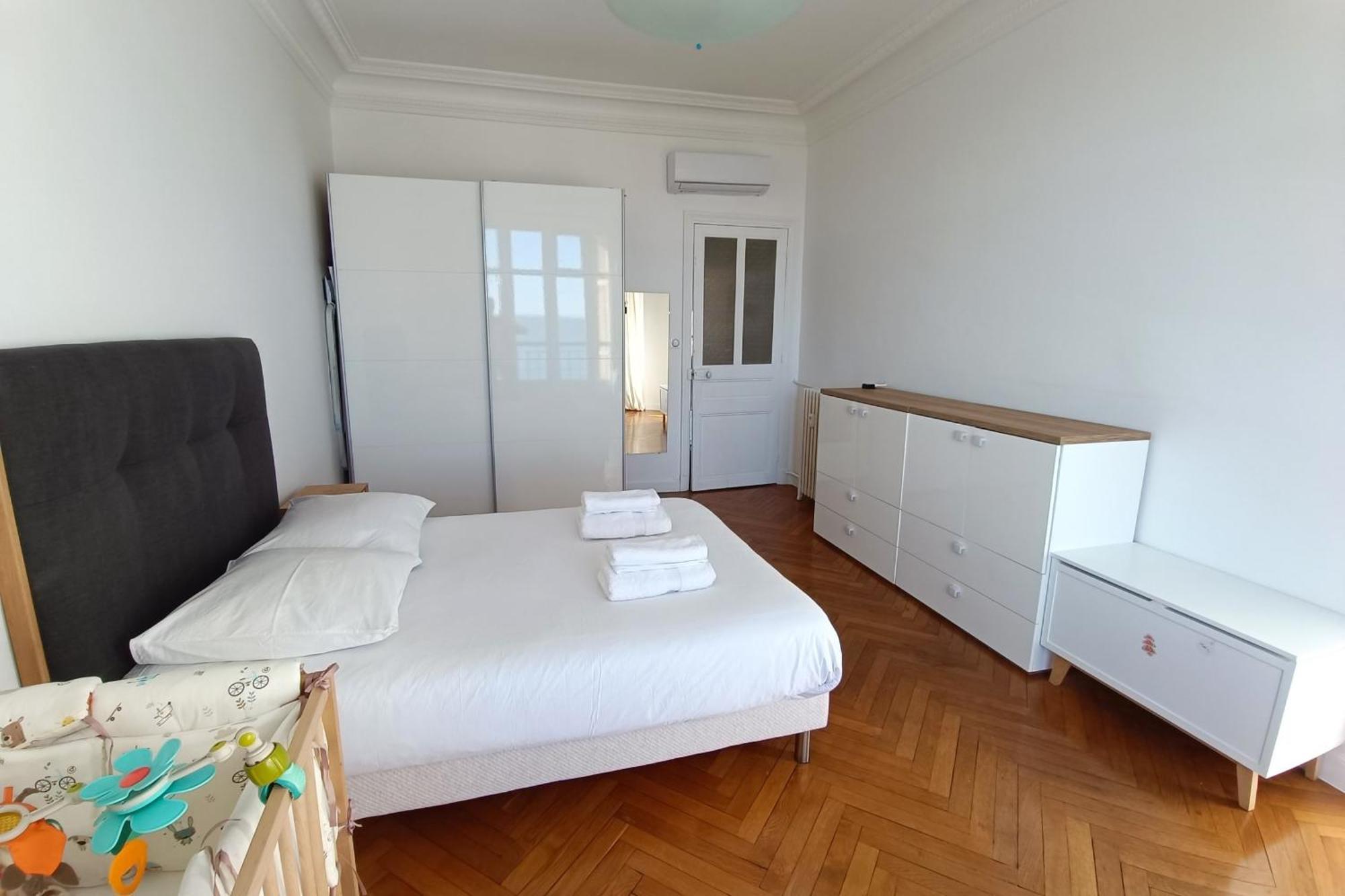 Bright T3 - Near The *