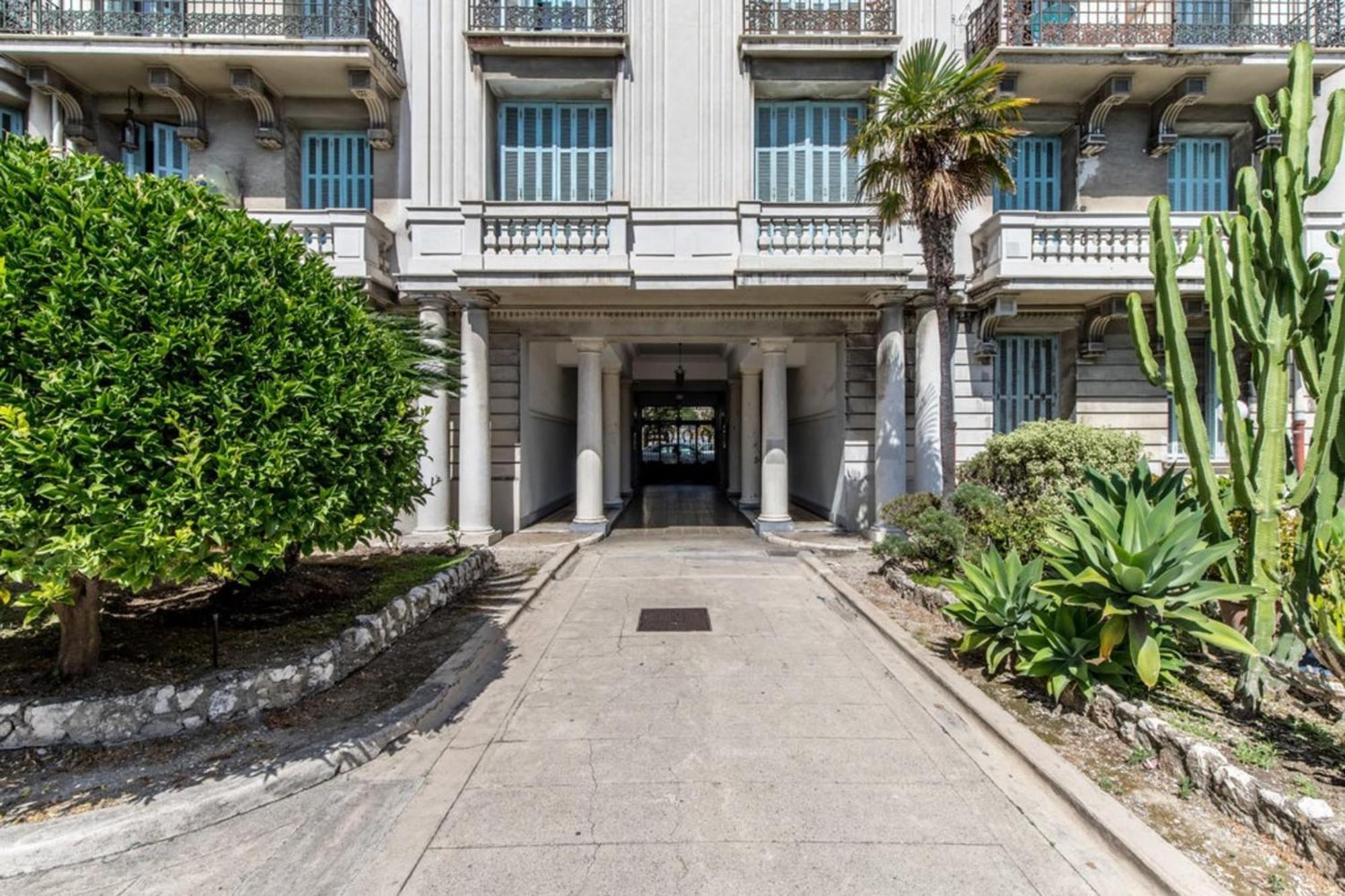 Bright T3 - Near The Nice