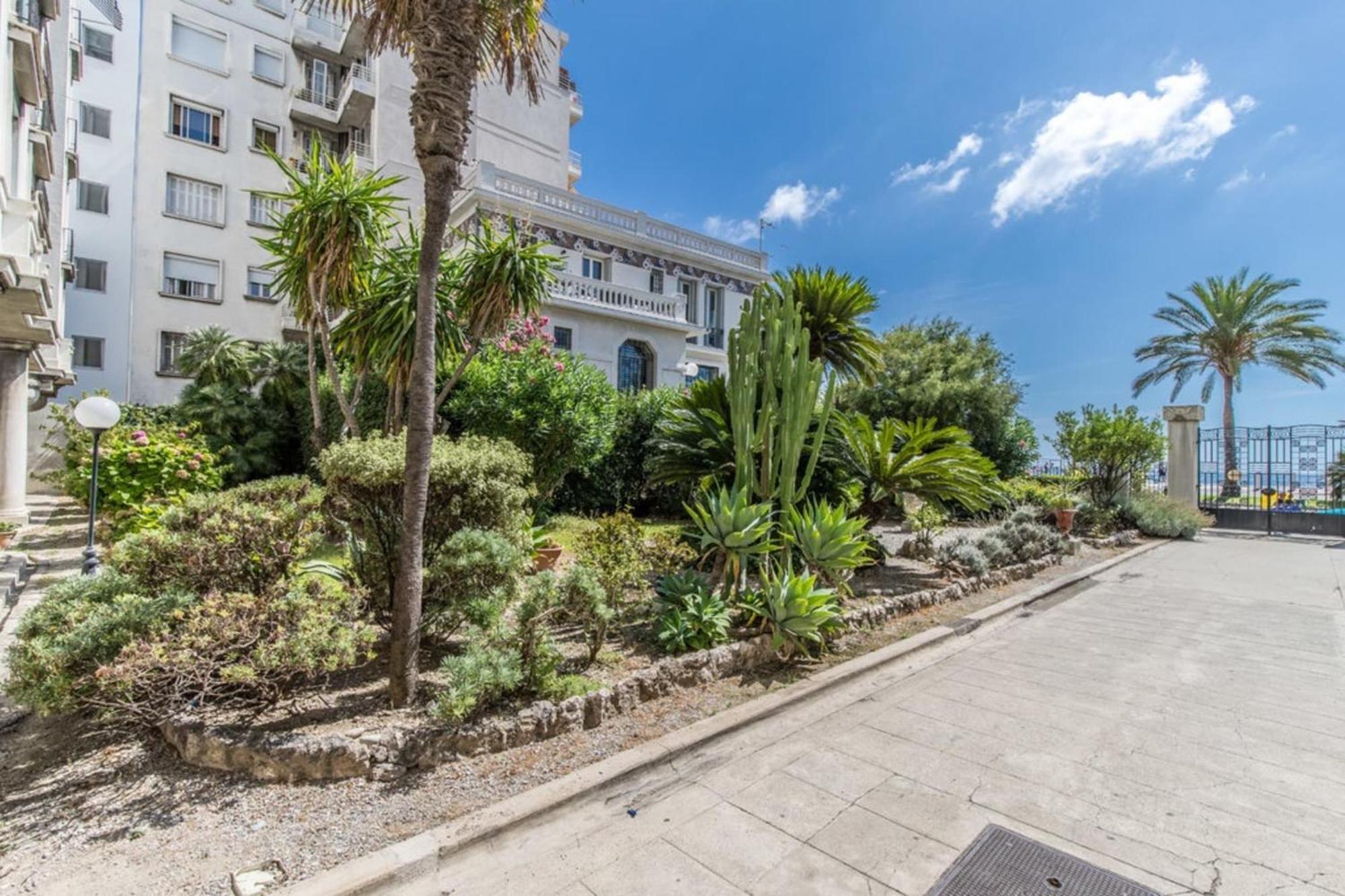 Bright T3 - Near The