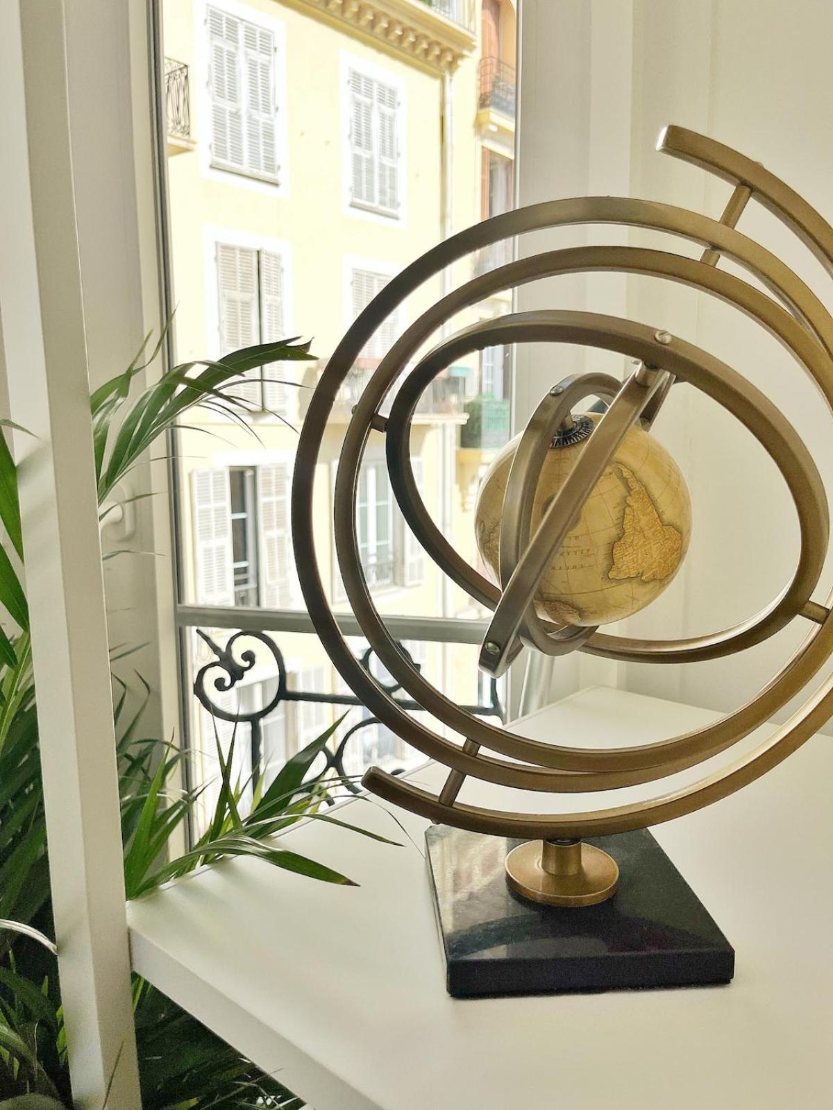 Apartment Sur La Promenade Des Nice