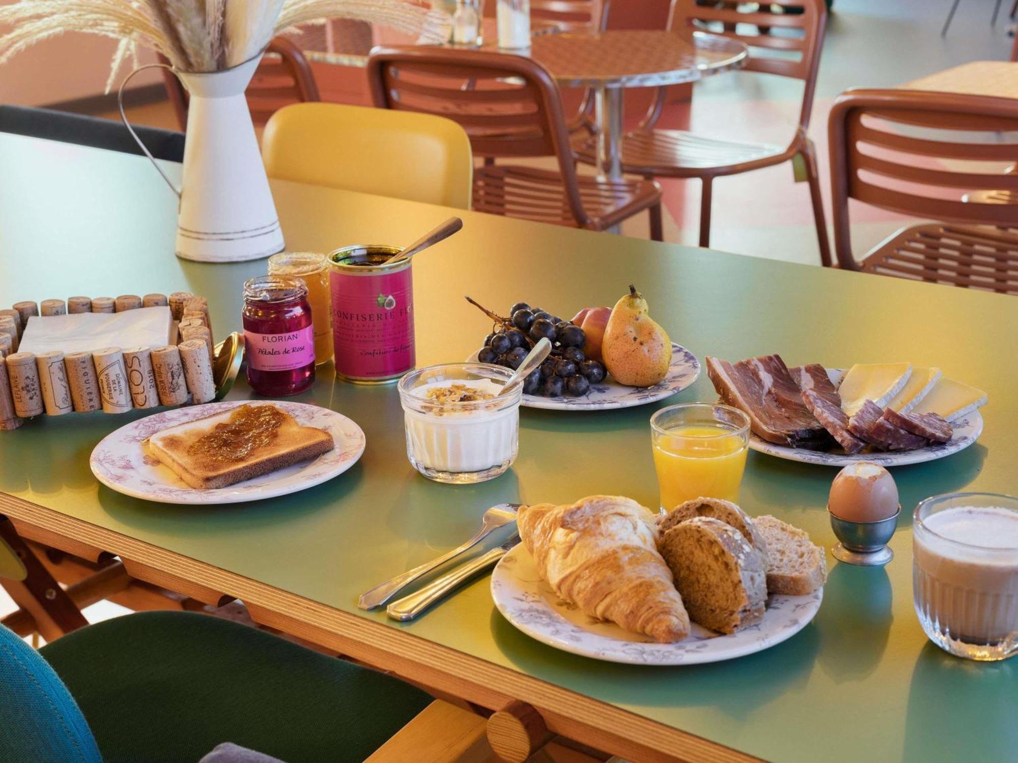 Greet Aeroport Promenade Des Hotel