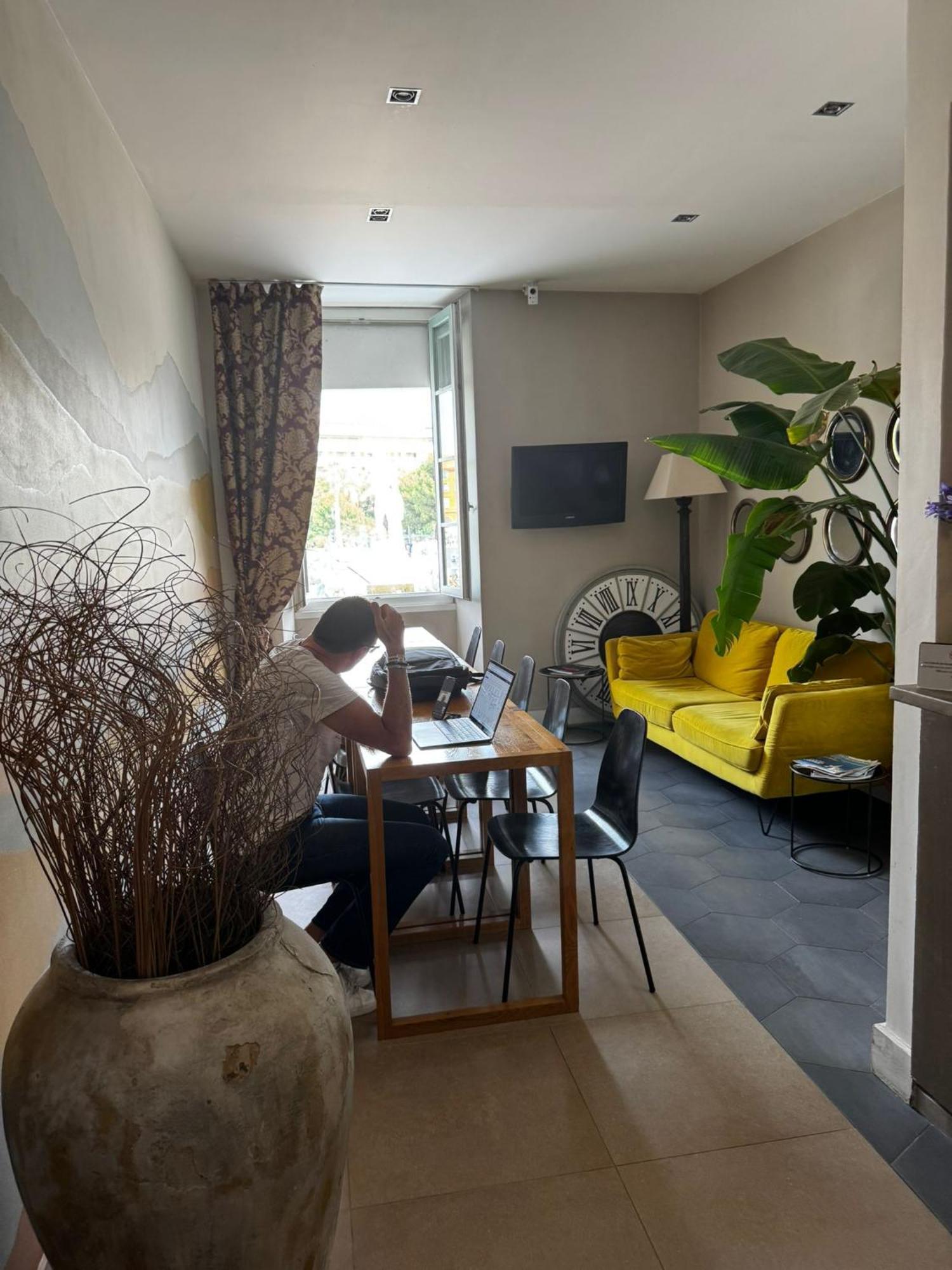 Hotel De La Mer Nice