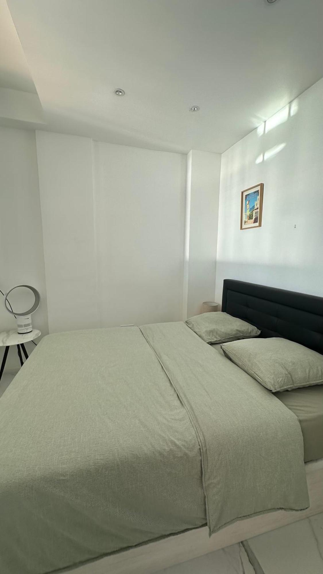 Carre D Or Face A La * Nice