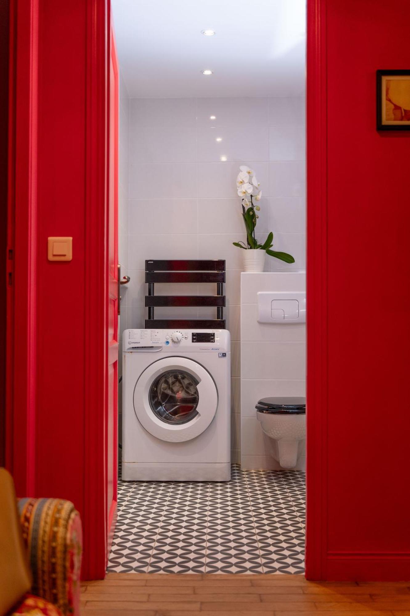 Large Magnificent Terrace Apartment